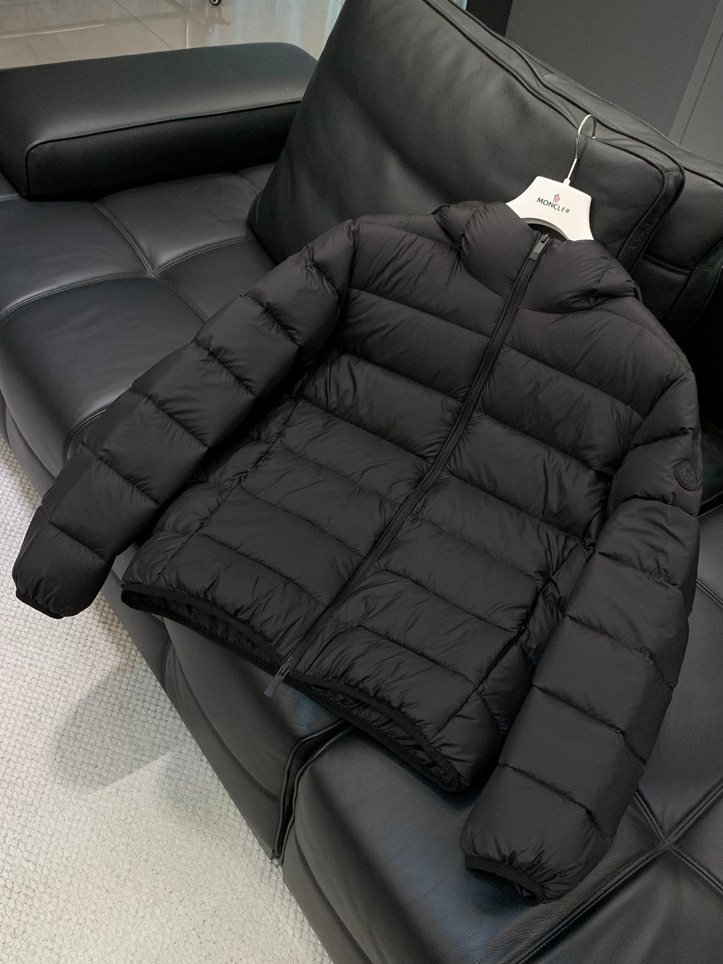 MONCLER 25S DOWN JACKET 300