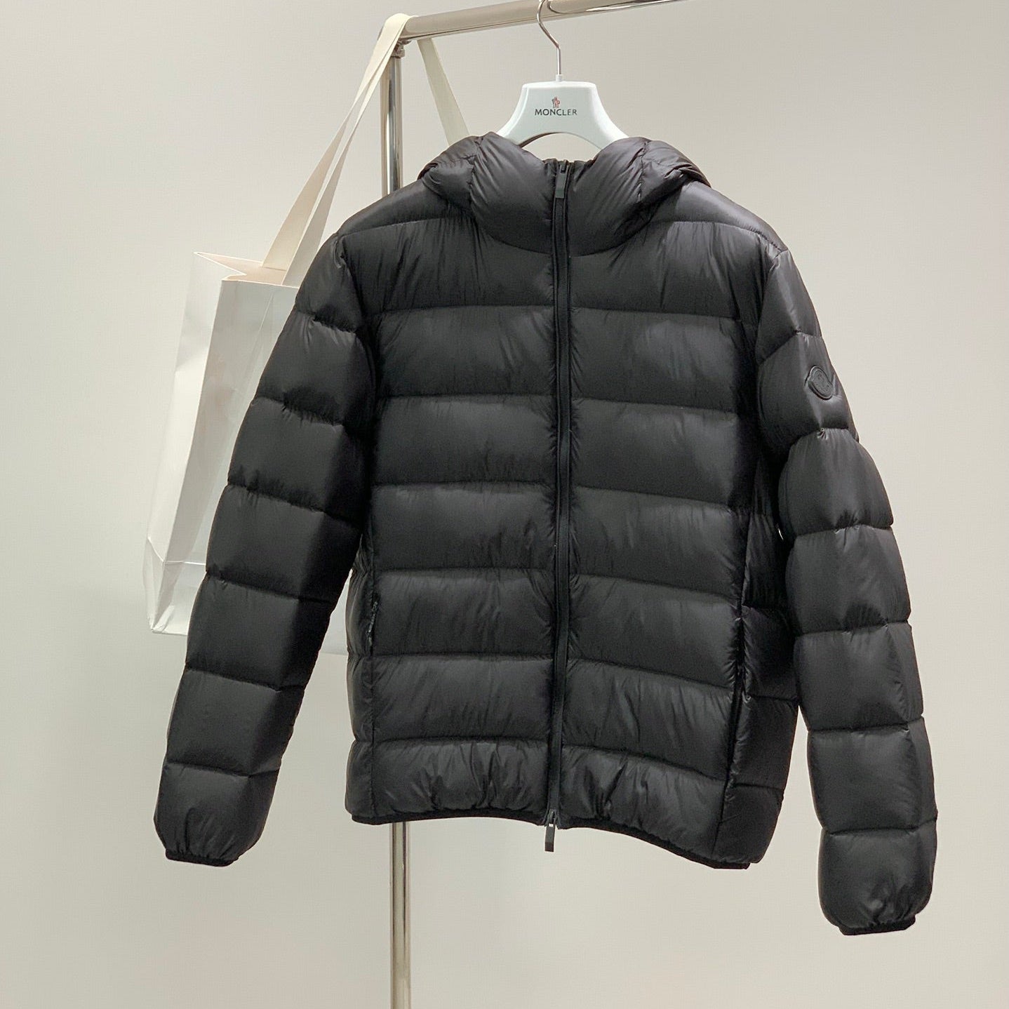 MONCLER 25S DOWN JACKET 300