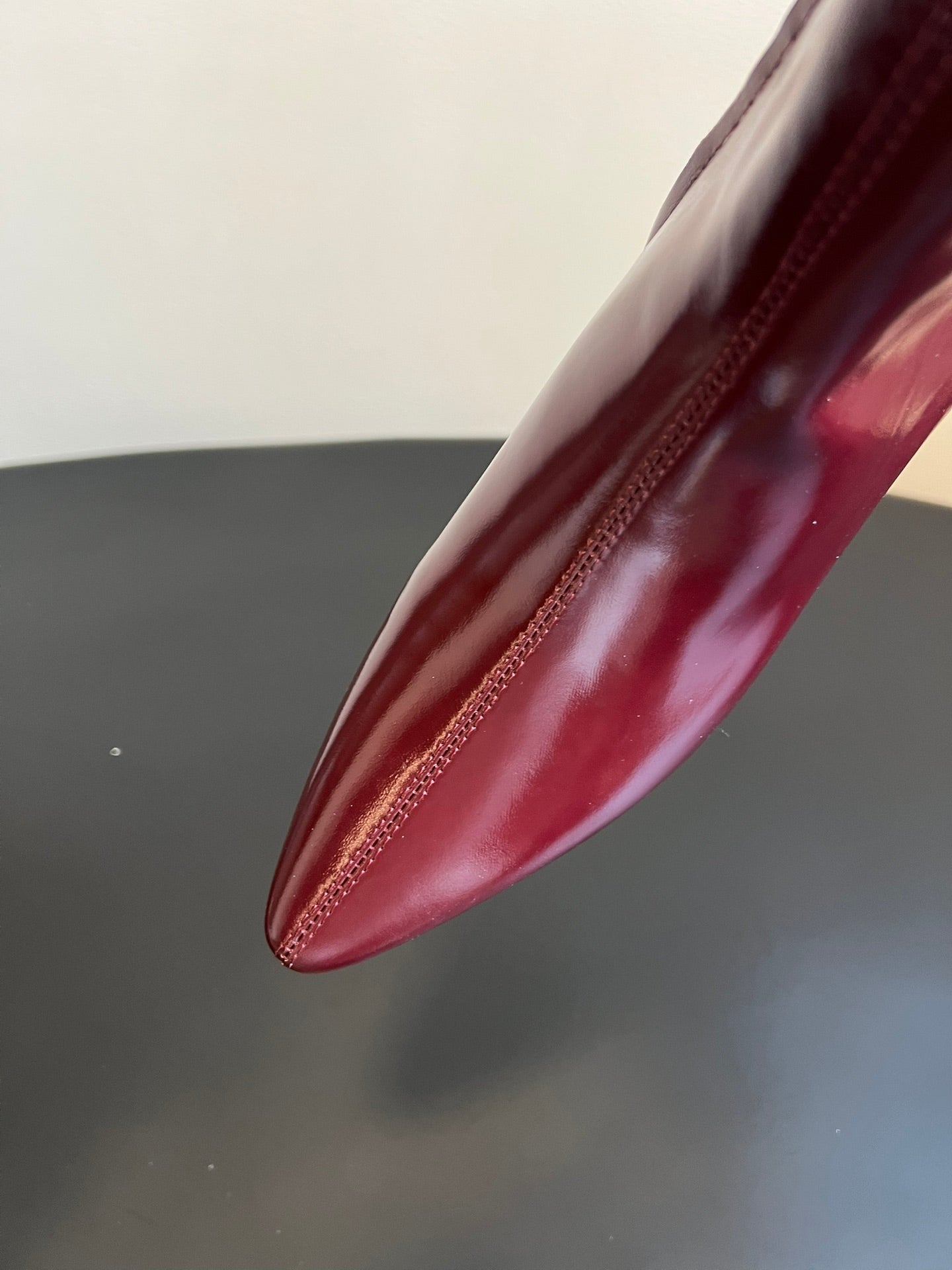 BOTTEGA VENETA 26S POINTED-TOE BOOTS 50 MM IN DARK RED CALFSKIN