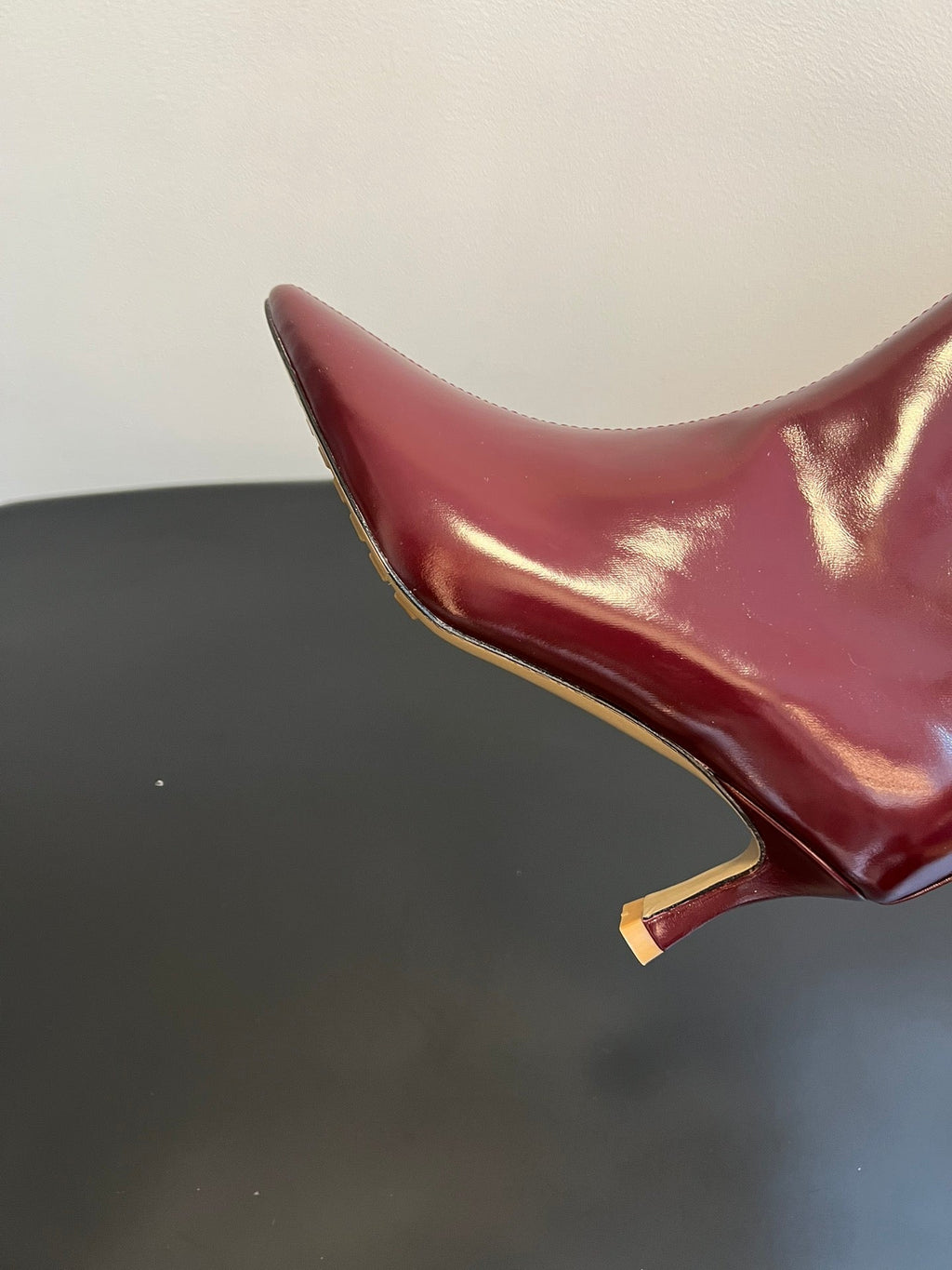 BOTTEGA VENETA 26S POINTED-TOE BOOTS 50 MM IN DARK RED CALFSKIN