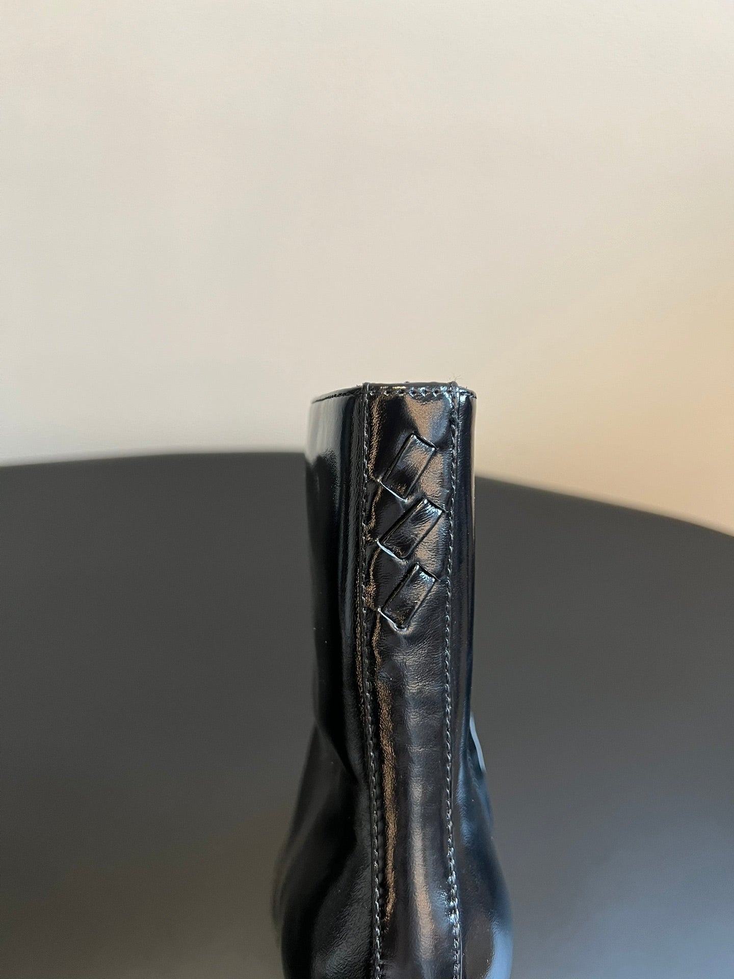 BOTTEGA VENETA 26S POINTED-TOE BOOTS 50 MM IN BLACK CALFSKIN