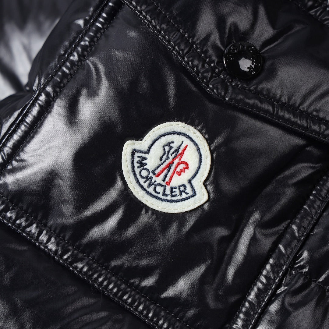 MONCLER 25S SHORT DOWN JACKET 299