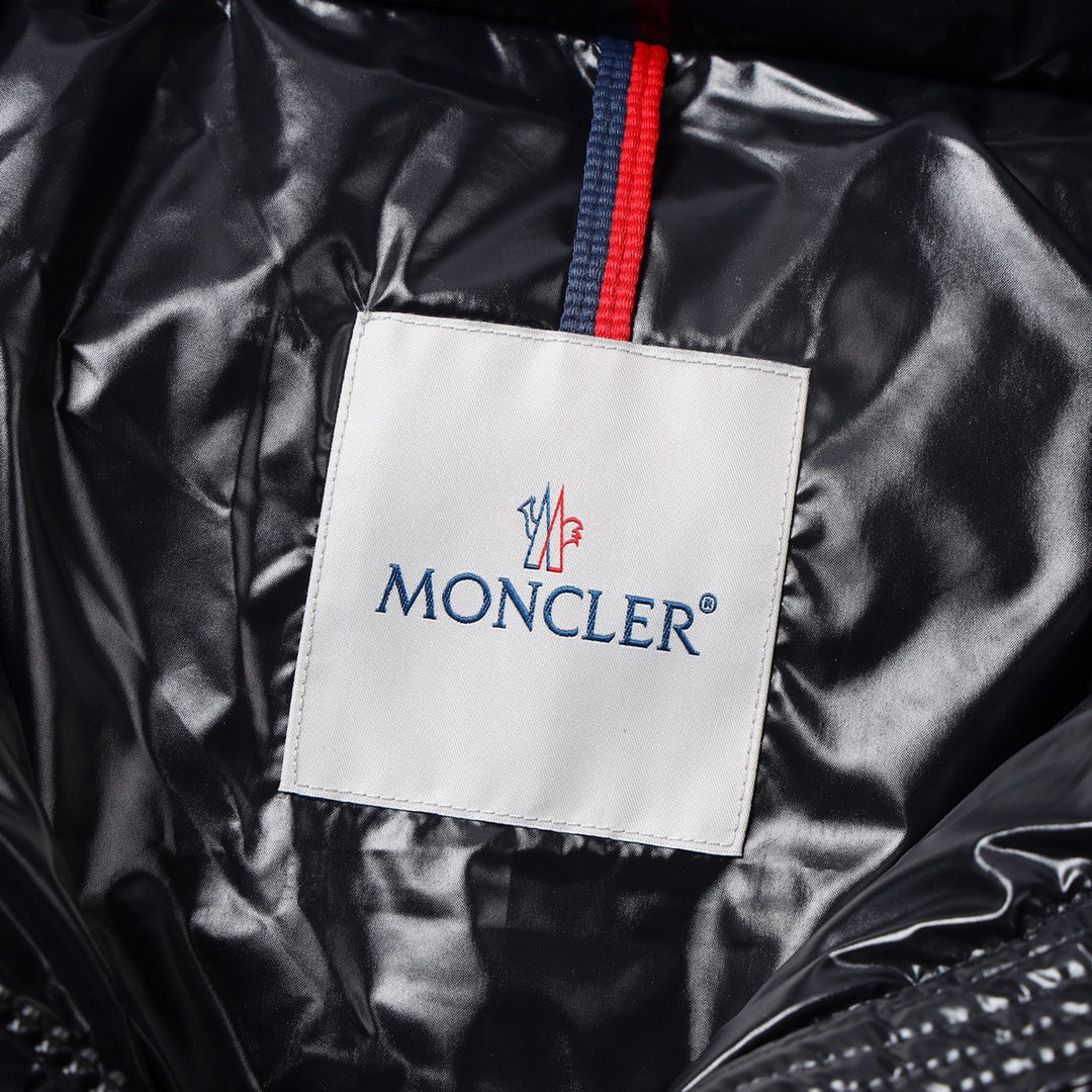 MONCLER 25S SHORT DOWN JACKET 299