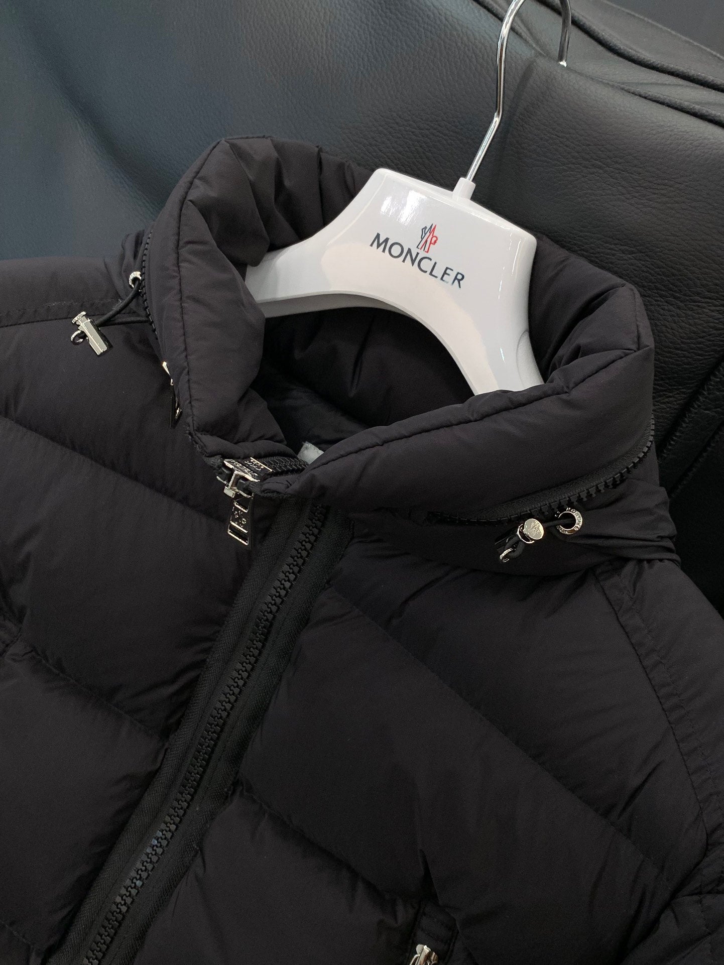 MONCLER 25S PUFFER JACKET 270