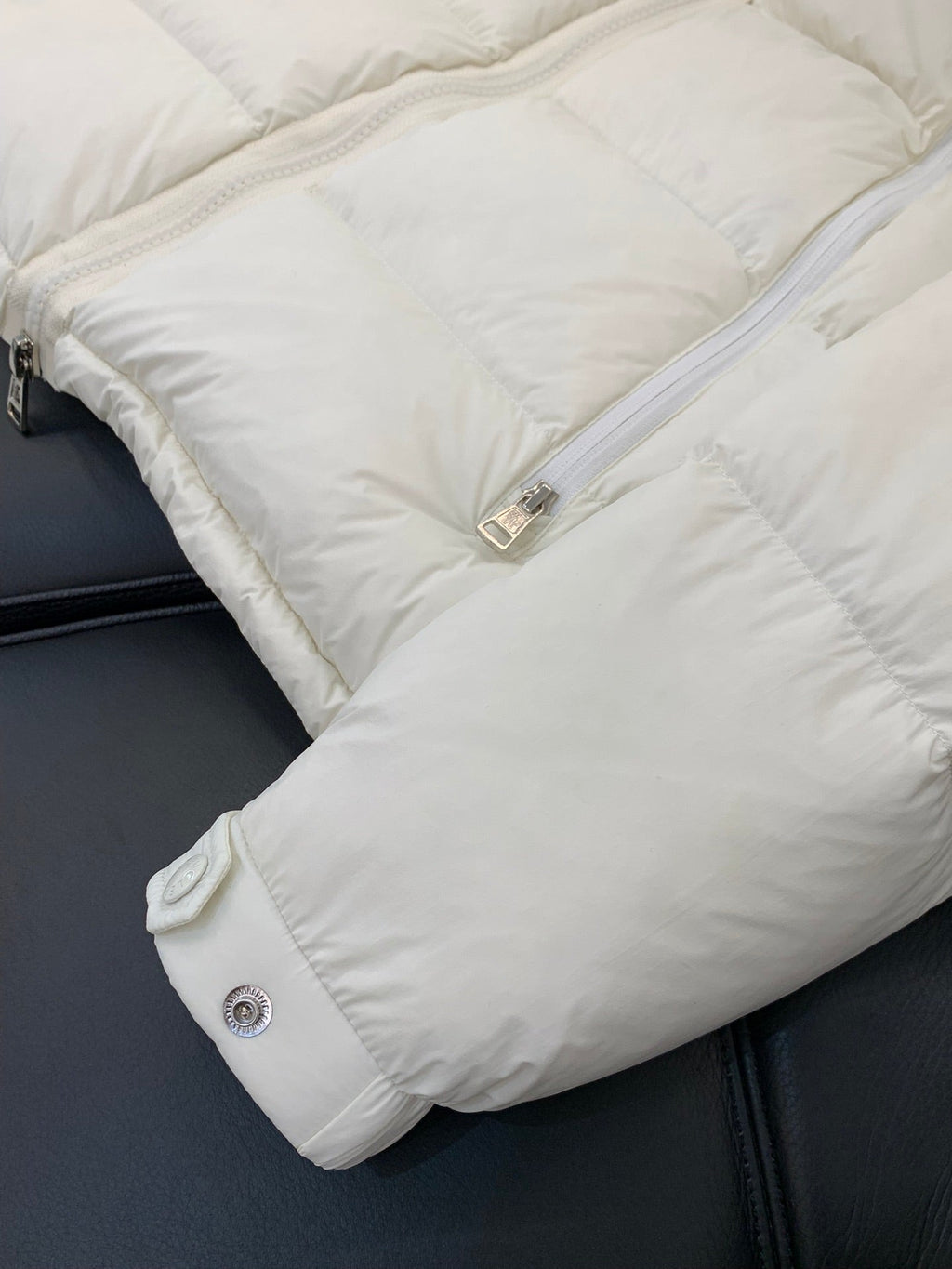 MONCLER 25S PUFFER JACKET 271
