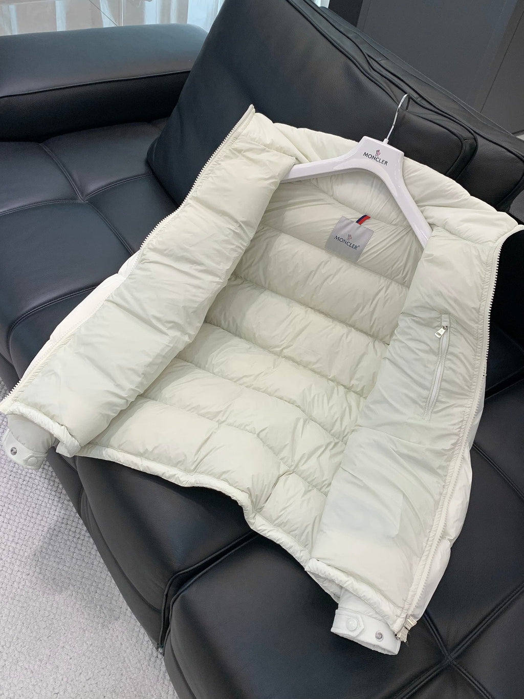 MONCLER 25S PUFFER JACKET 271