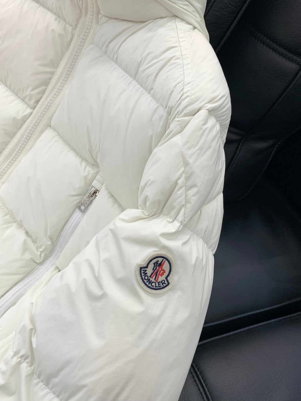 MONCLER 25S PUFFER JACKET 271