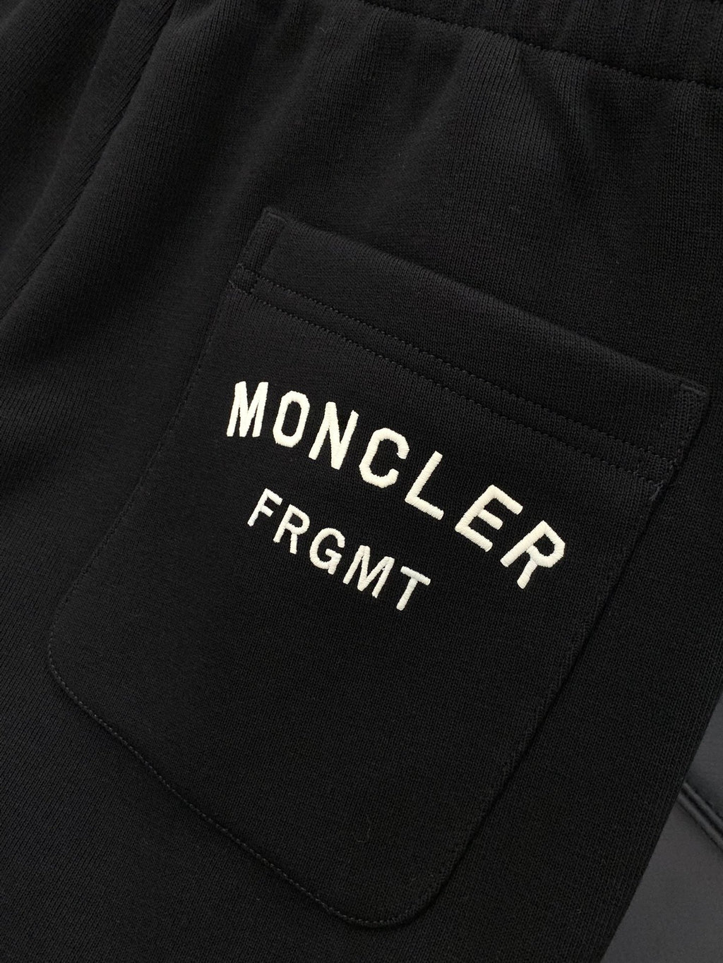 MONCLER 25S PANTS 282
