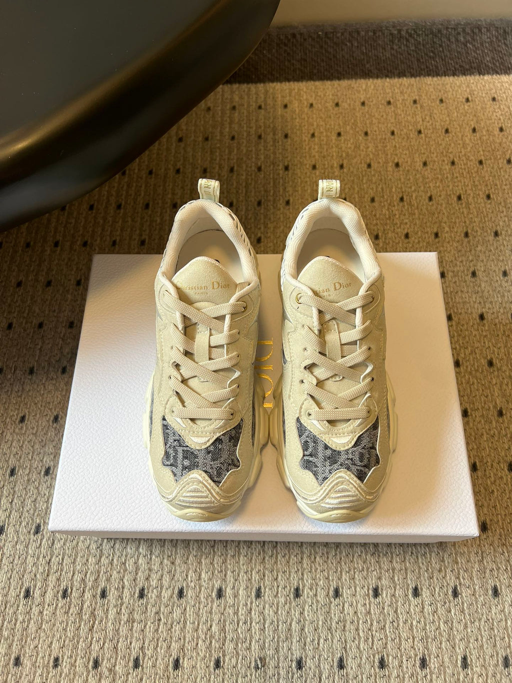 DIOR 26S VIBE SNEAKER 55MM IN DARK GRAY DIOR OBLIQUE LUSENTI EMBROIDERED COTTON AND BEIGE SUEDE