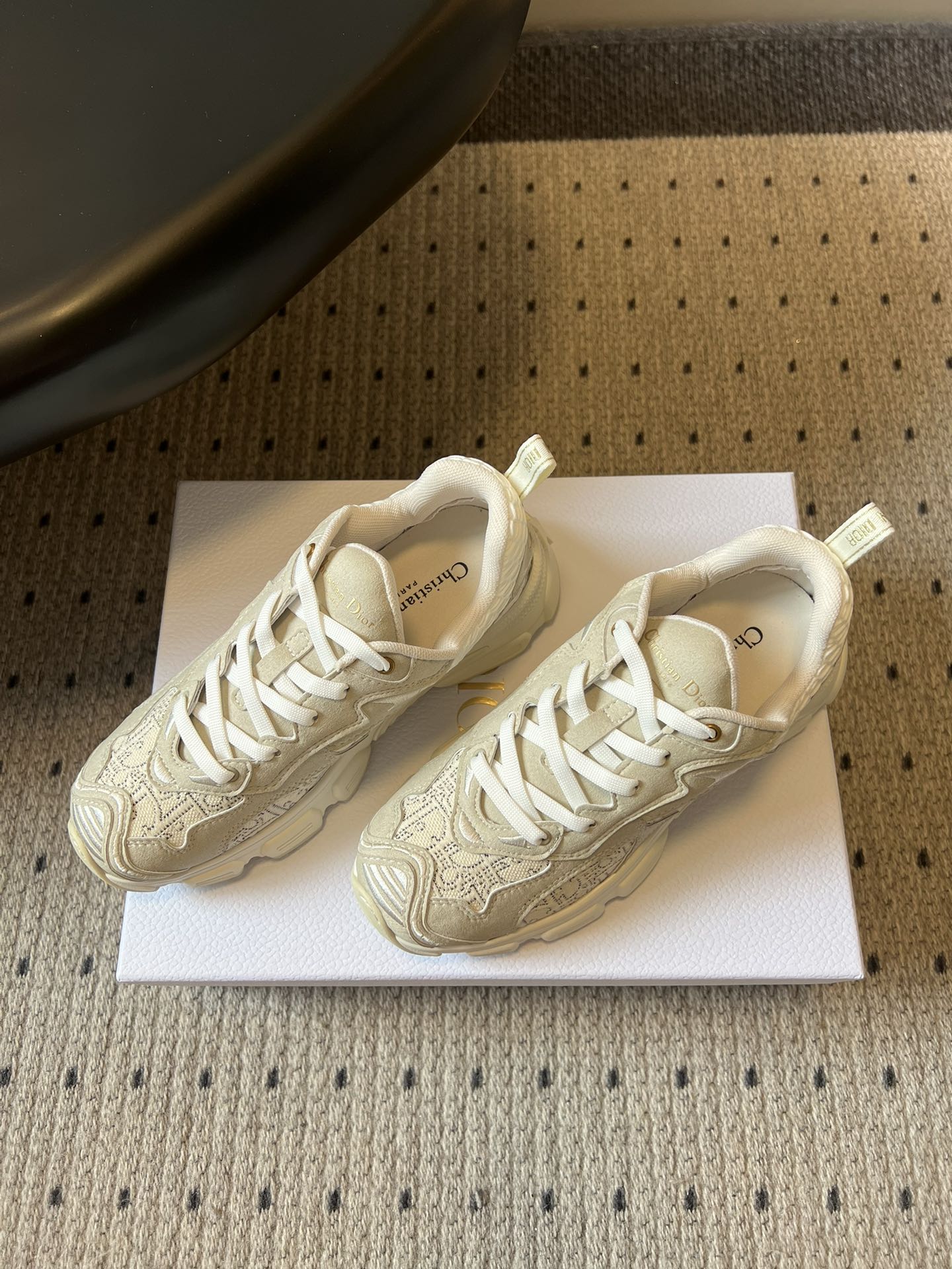 DIOR 26S VIBE SNEAKER 55MM IN BEIGE DIOR OBLIQUE LUSENTI EMBROIDERED COTTON AND SUEDE