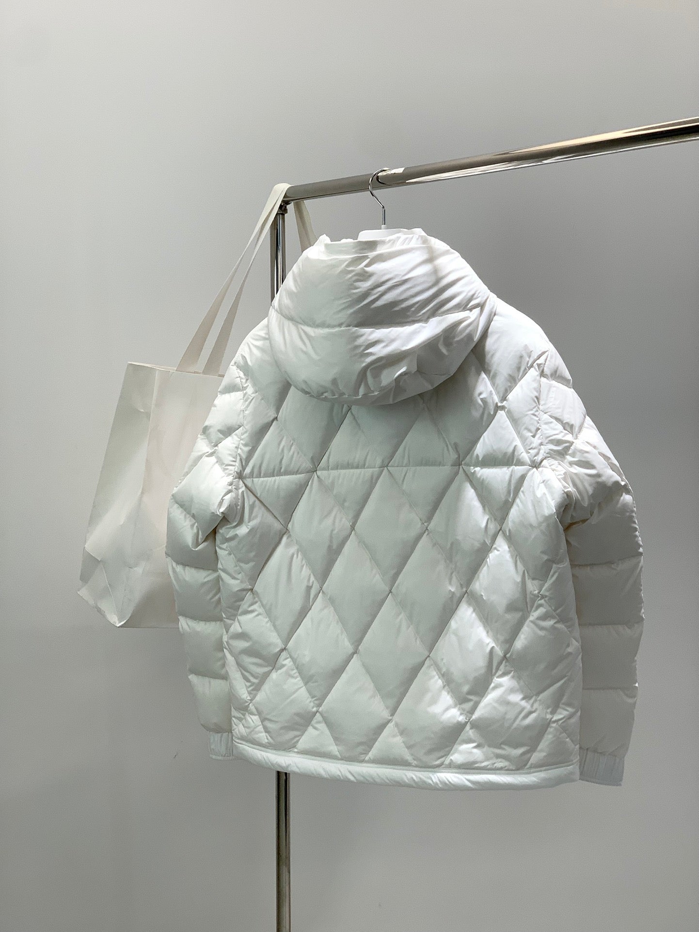 MONCLER 25S DOWN JACKET 394