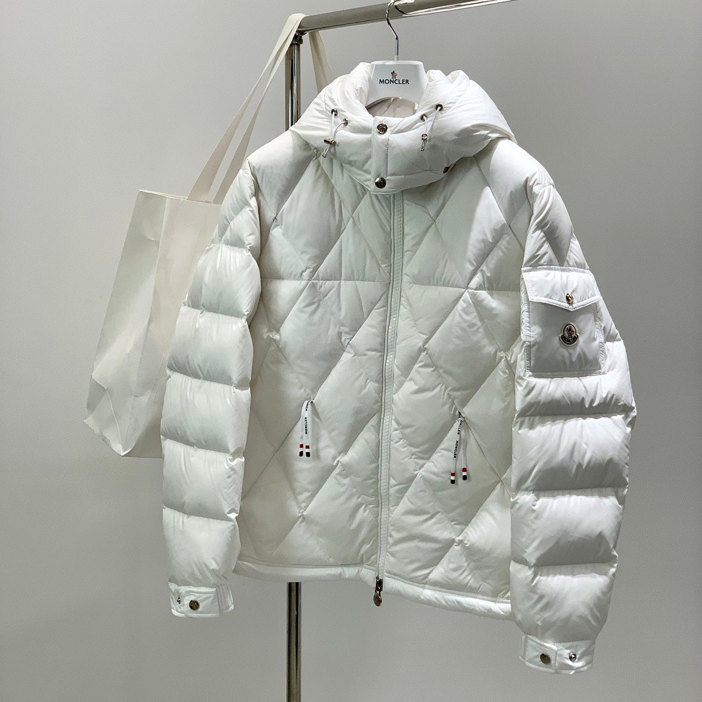 MONCLER 25S DOWN JACKET 394