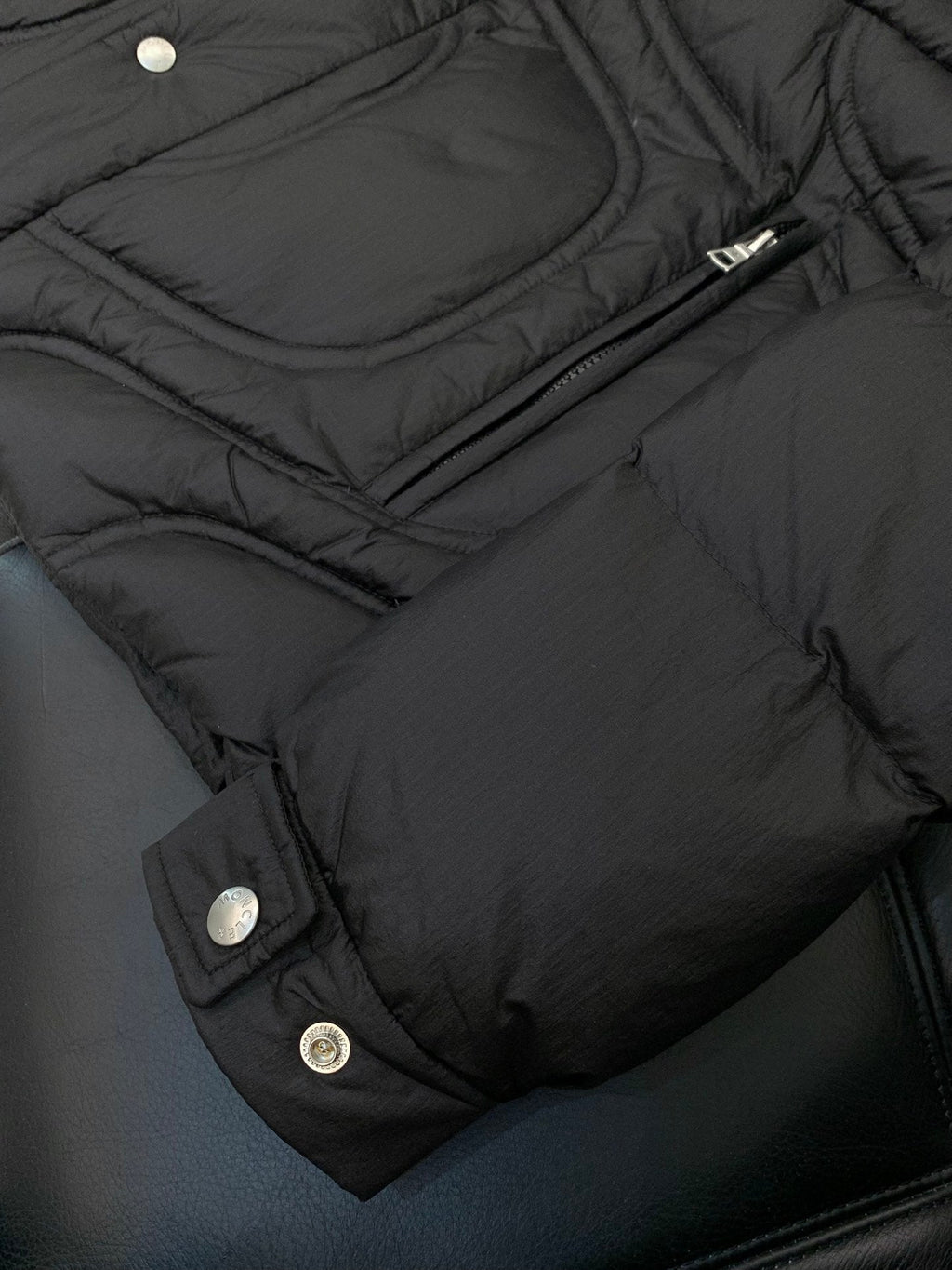 MONCLER 25S DOWN JACKET 395