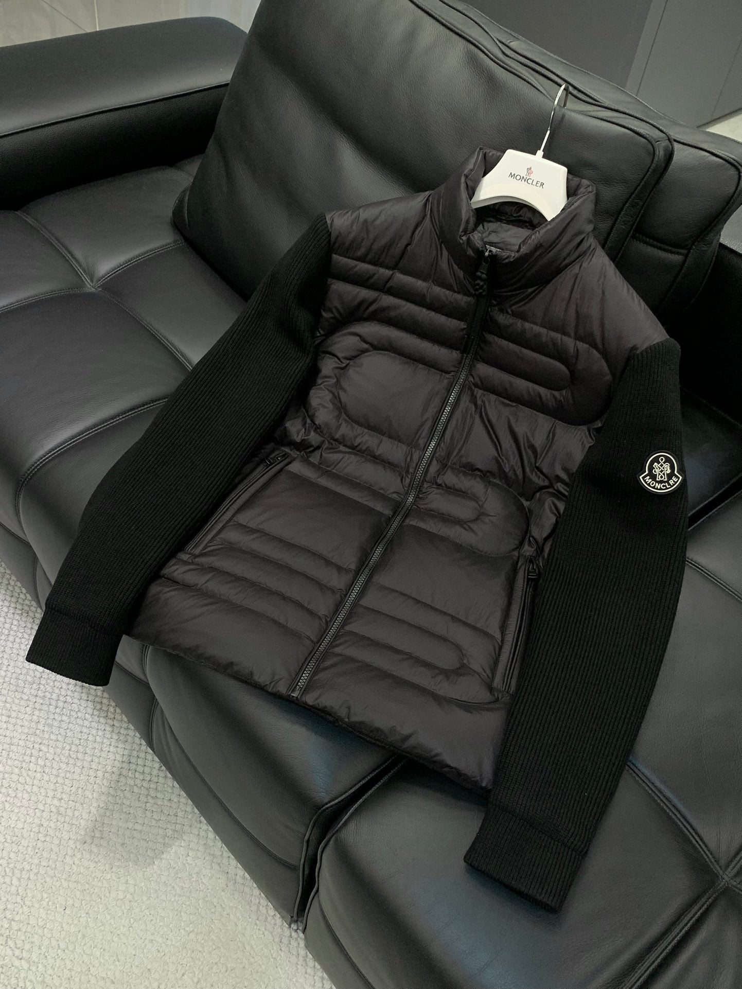 MONCLER 25S DOWN JACKET 392