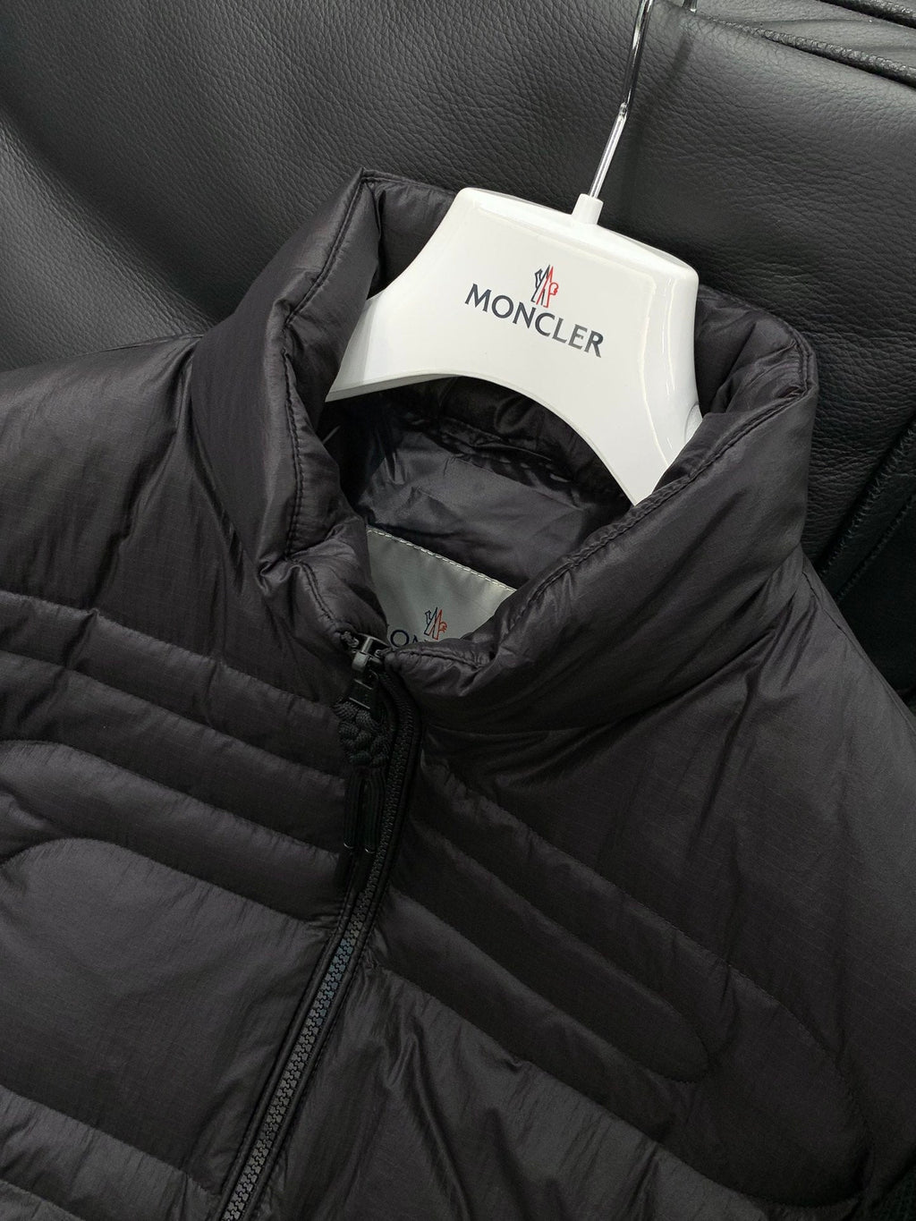 MONCLER 25S DOWN JACKET 392