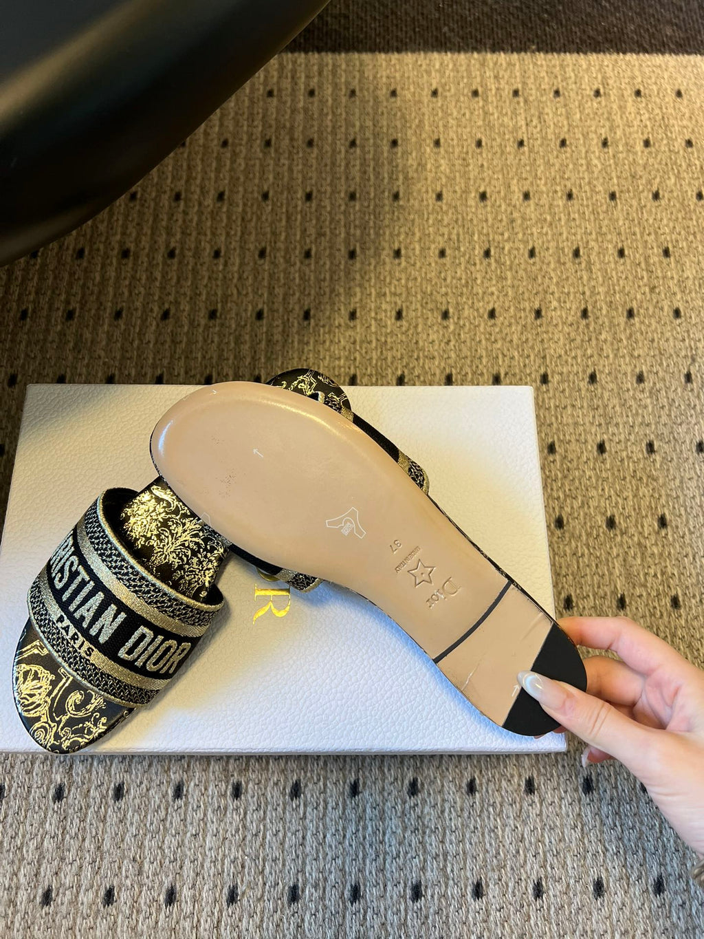 DIOR 26S DWAY SLIDE COTTON EMBROIDERED IN BLACK AND GOLD FLORAL MOTIF