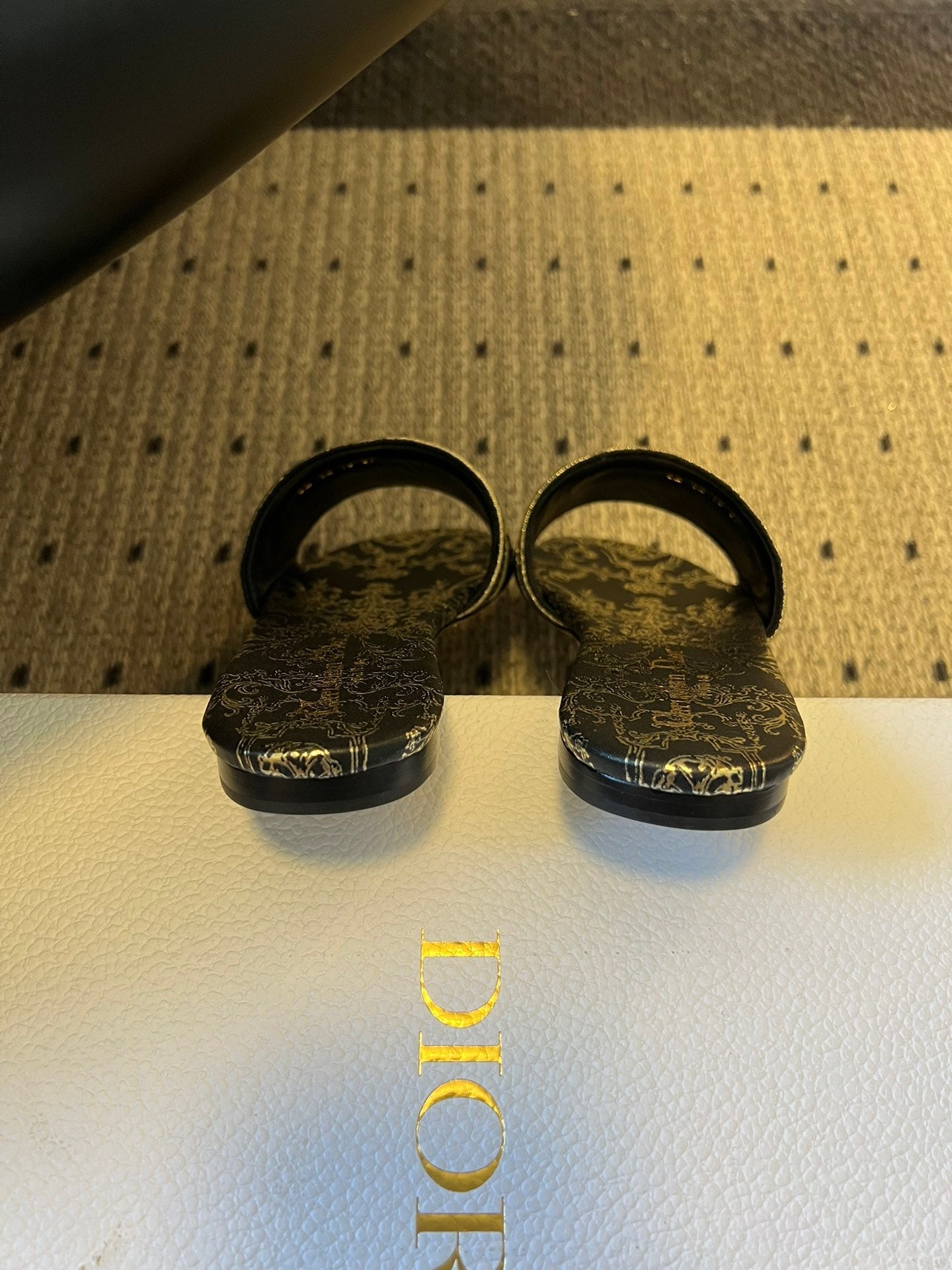 DIOR 26S DWAY SLIDE COTTON EMBROIDERED IN BLACK AND GOLD FLORAL MOTIF