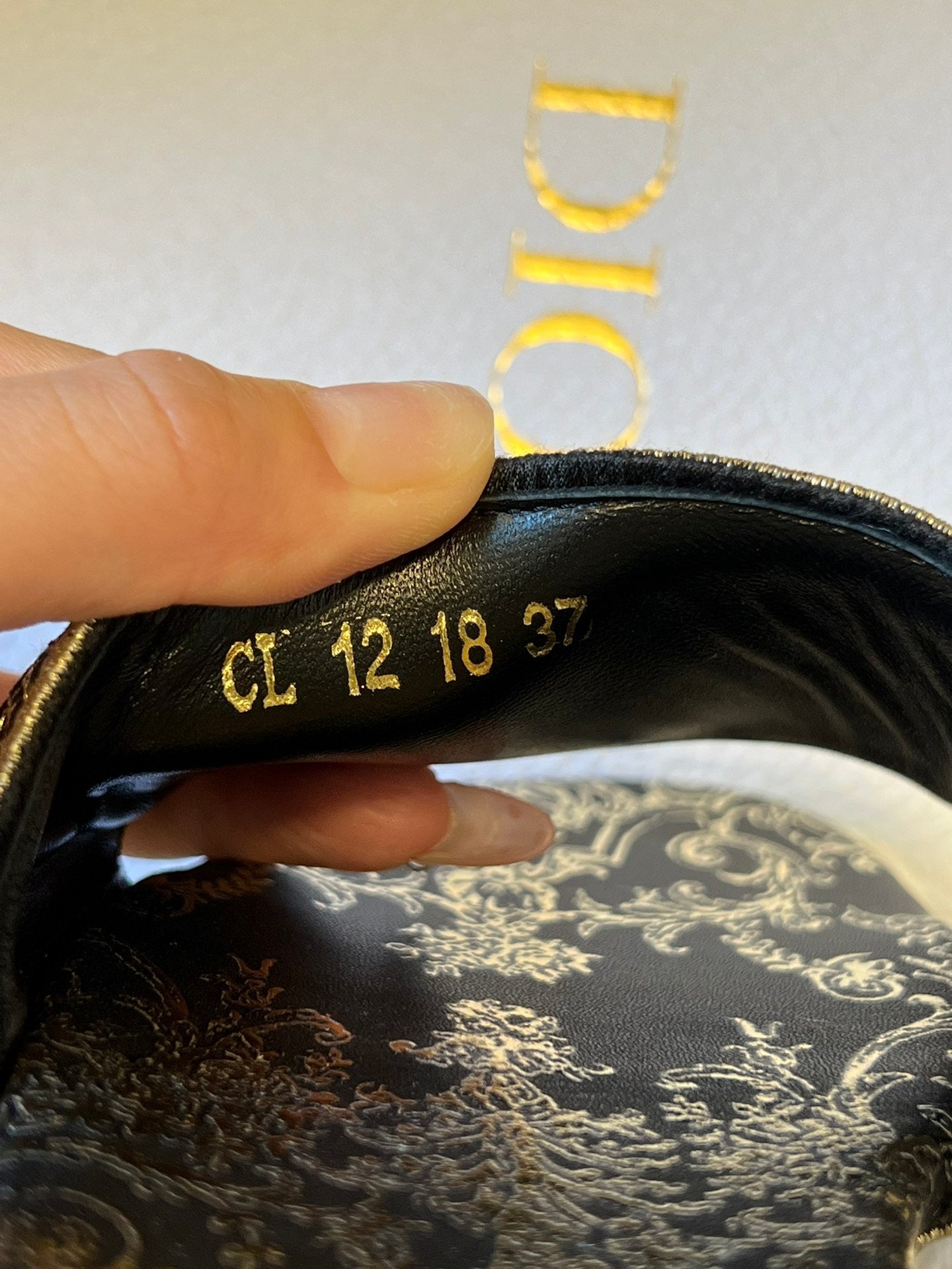 DIOR 26S DWAY SLIDE COTTON EMBROIDERED IN BLACK AND GOLD FLORAL MOTIF