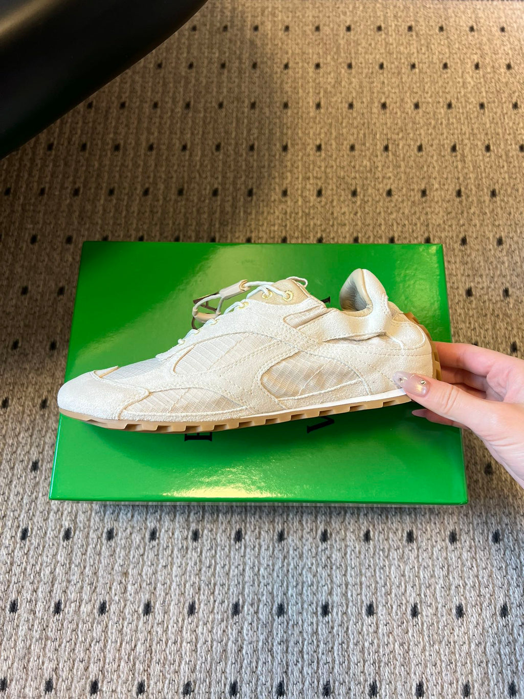 BOTTEGA VENETA 26S SNEAKERS IN CREAM WHITE SUEDE AND MESH FABRIC