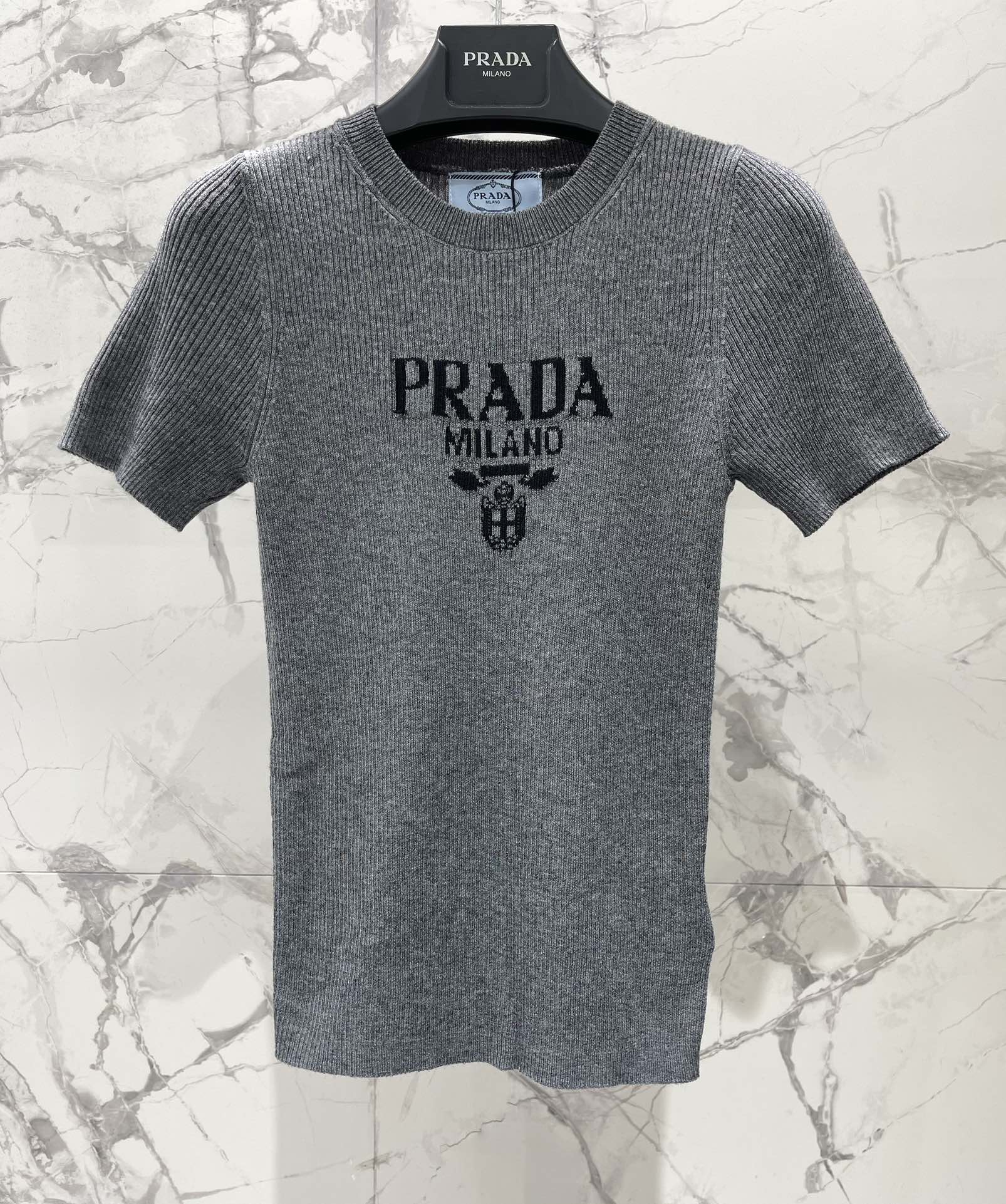 PRADA 26S SHORT-SLEEVE T-SHIRT 690