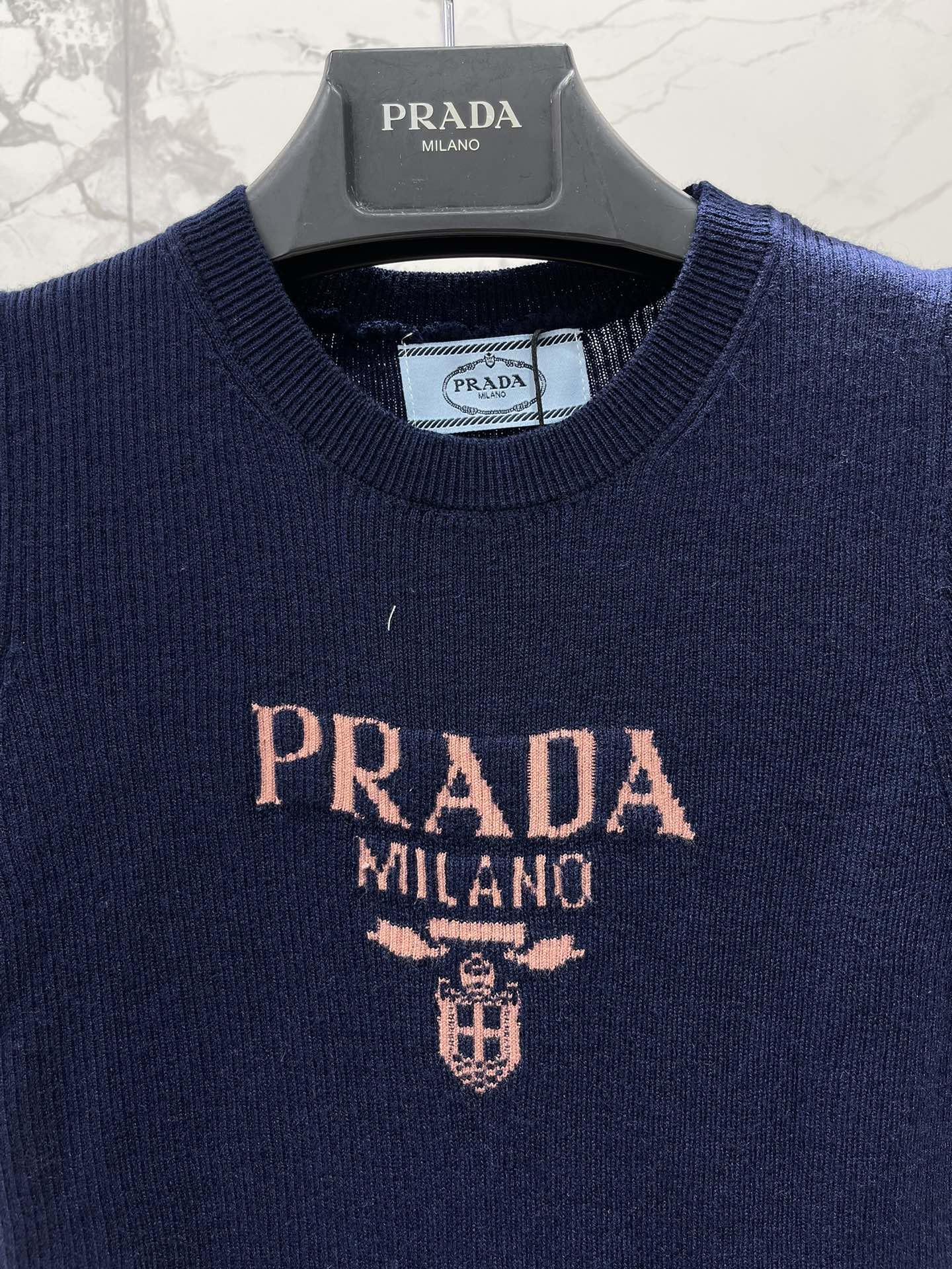 PRADA 26S SHORT-SLEEVE T-SHIRT 689