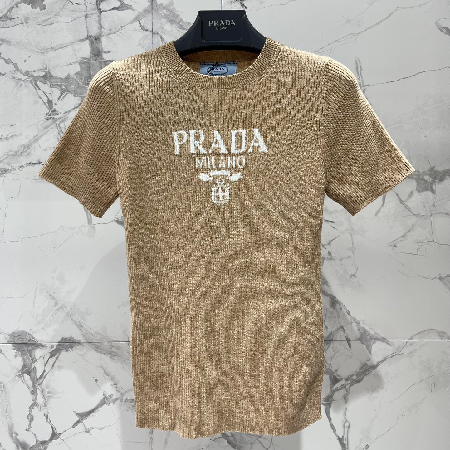 PRADA 26S SHORT-SLEEVE T-SHIRT 687