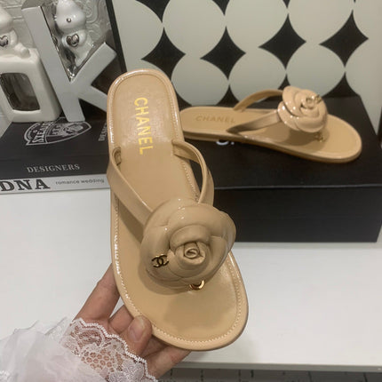 CHANEL 26S THONG SANDALS IN BEIGE LAMBSKIN WITH FLORAL