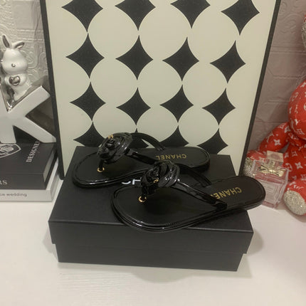 CHANEL 26S THONG SANDALS IN BLACK LAMBSKIN WITH FLORAL