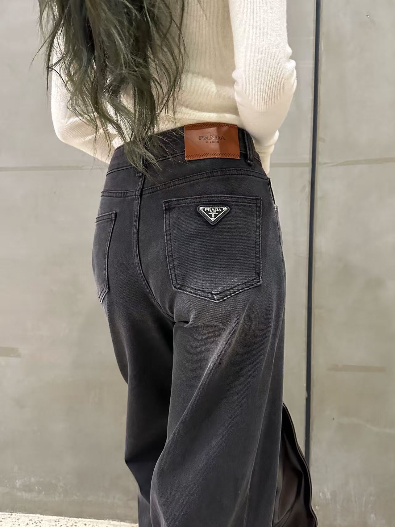 PRADA 26S STRAIGHT JEANS 586
