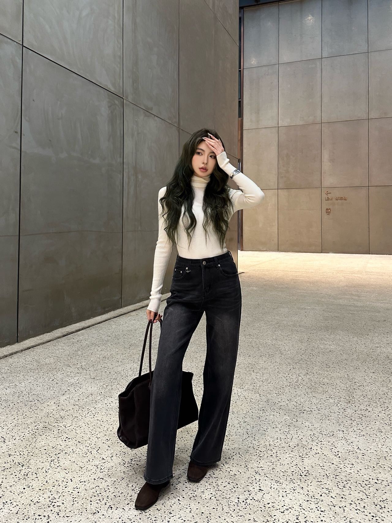 PRADA 26S STRAIGHT JEANS 586