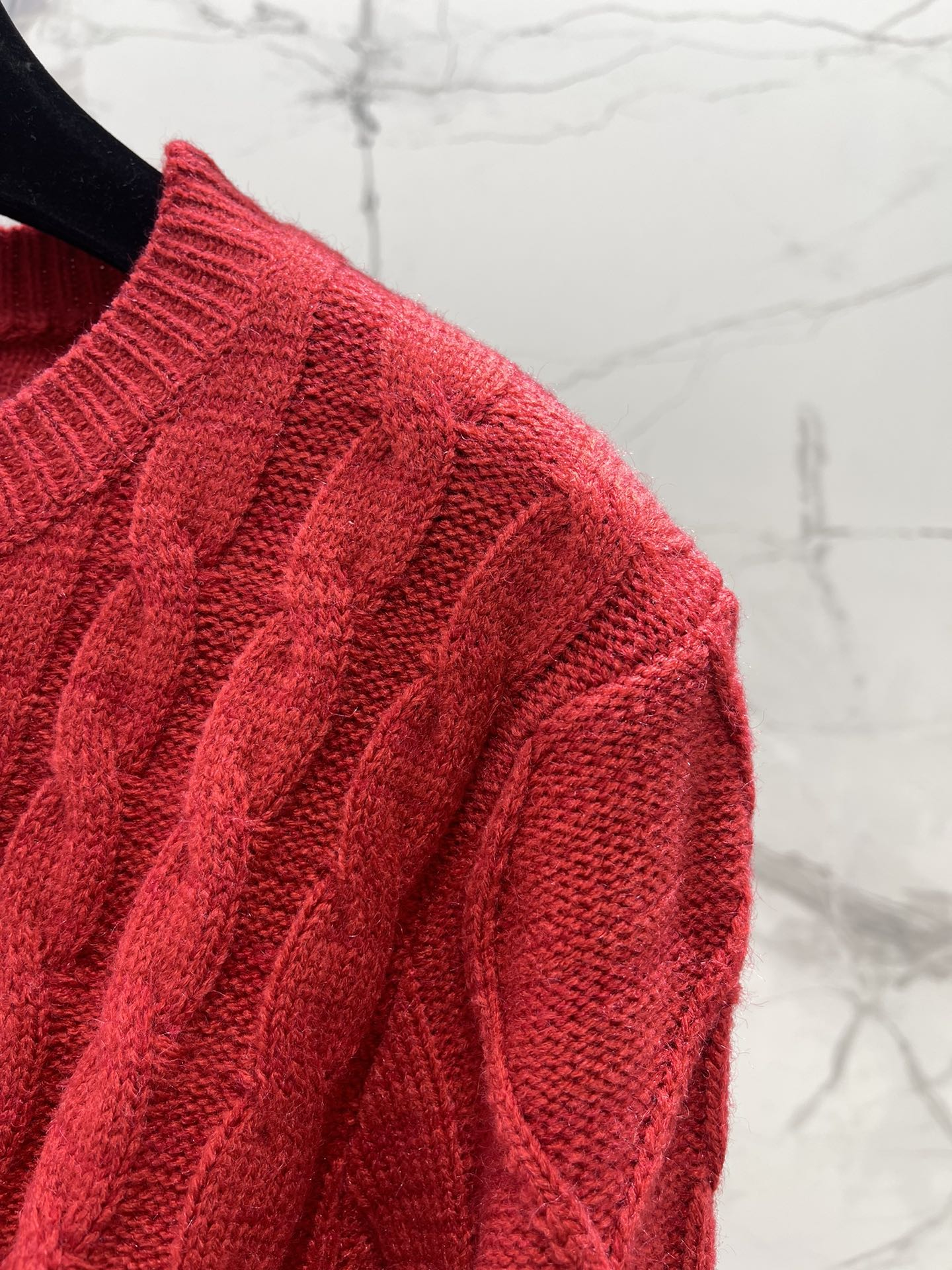 CHANEL 26S LONG-SLEEVE CREWNECK SWEATER 666
