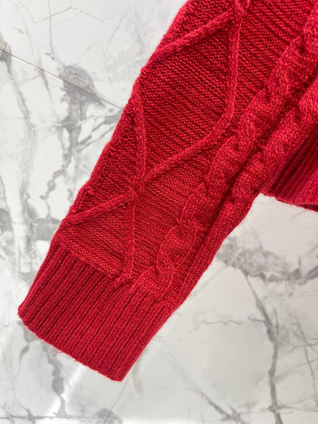 CHANEL 26S LONG-SLEEVE CREWNECK SWEATER 666