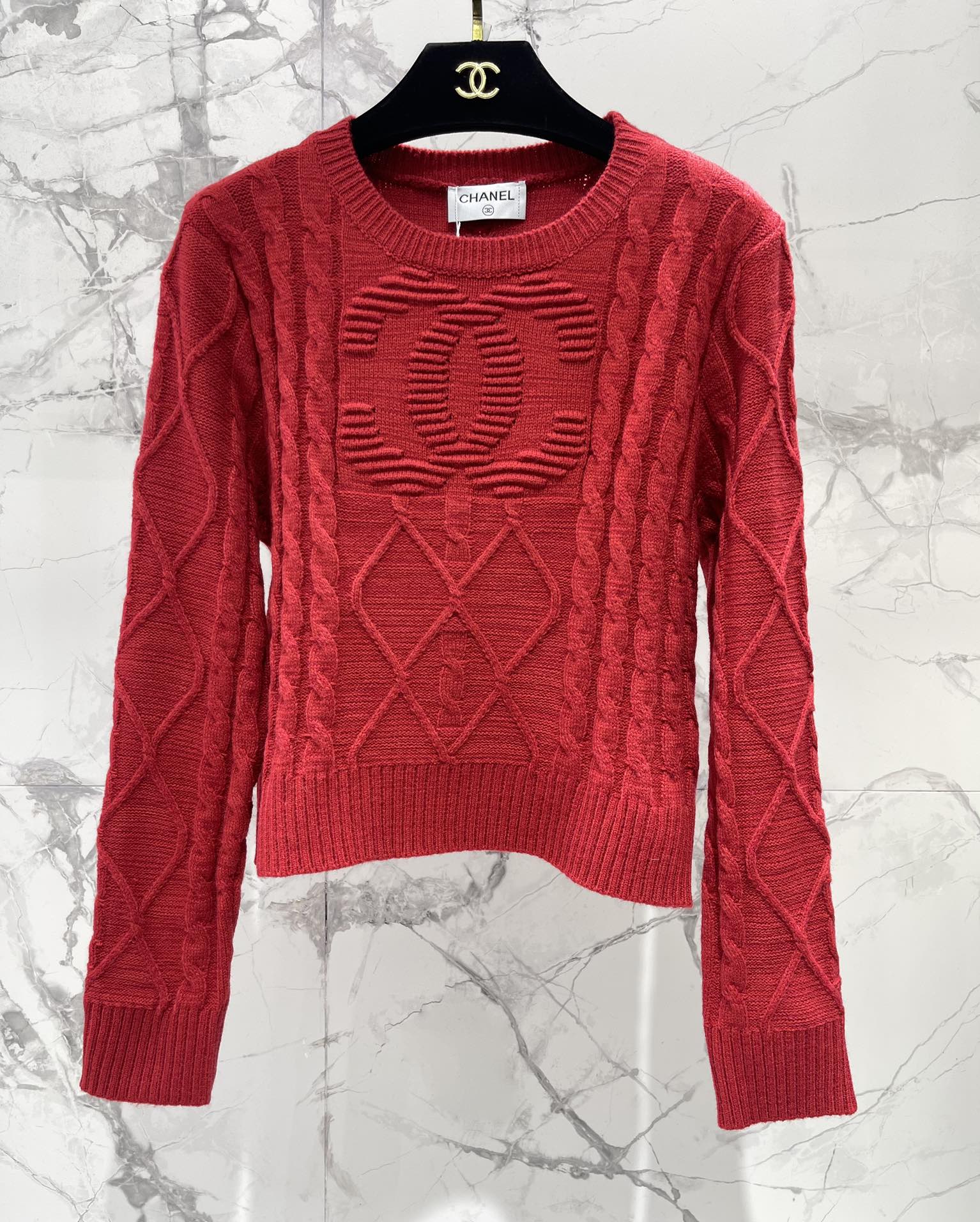CHANEL 26S LONG-SLEEVE CREWNECK SWEATER 666