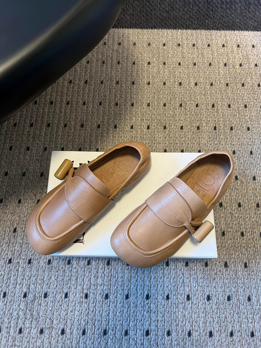 LOEWE 26S TOGGLE LOAFER 20MM IN NUDE BROWN SHINY CALFSKIN
