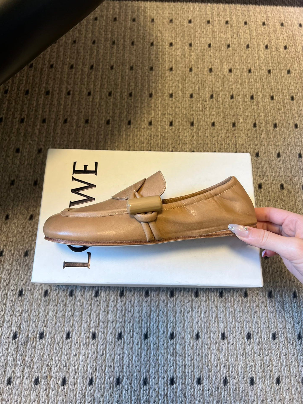 LOEWE 26S TOGGLE LOAFER 20MM IN NUDE BROWN SHINY CALFSKIN