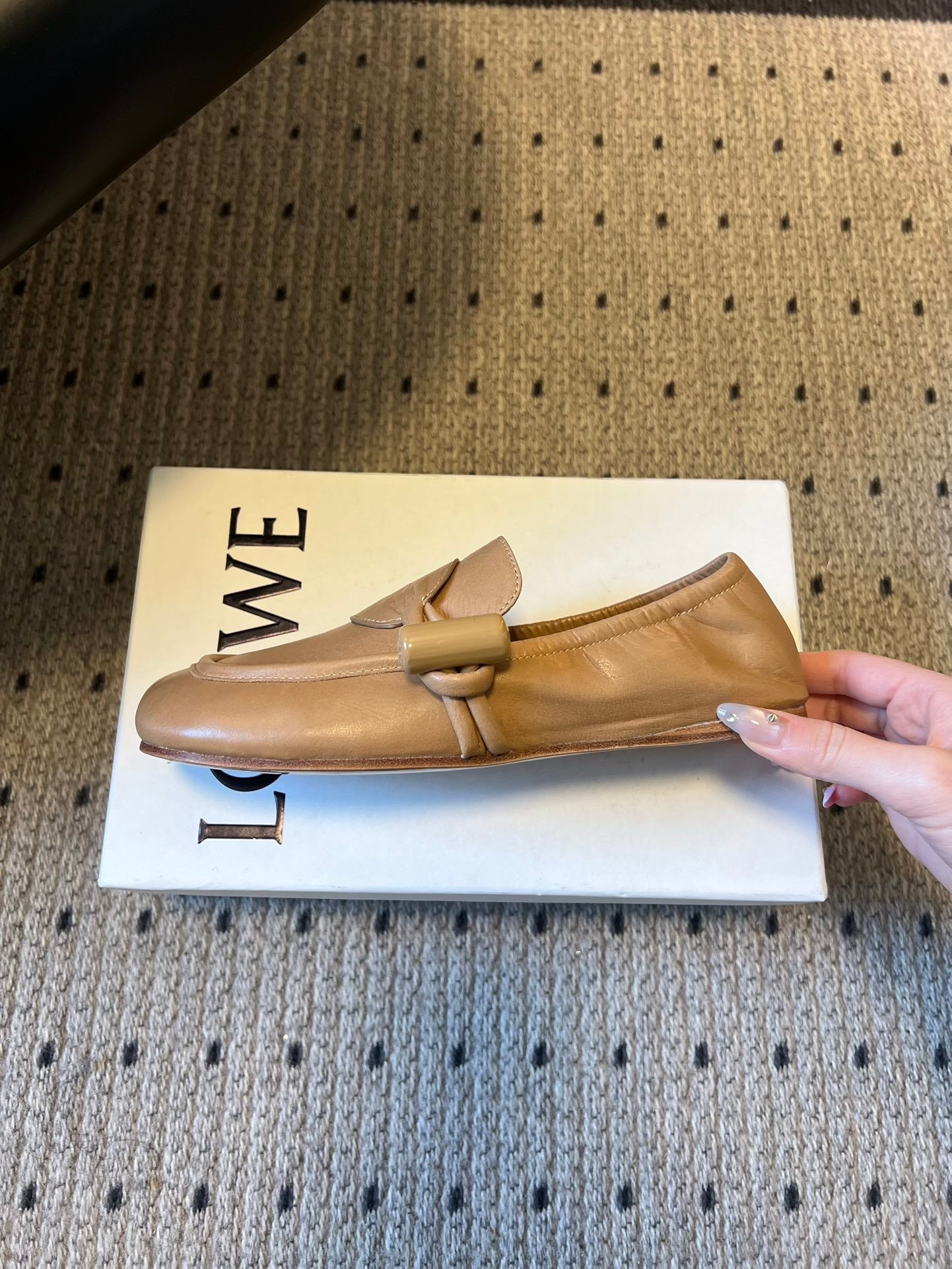LOEWE 26S TOGGLE LOAFER 20MM IN NUDE BROWN SHINY CALFSKIN
