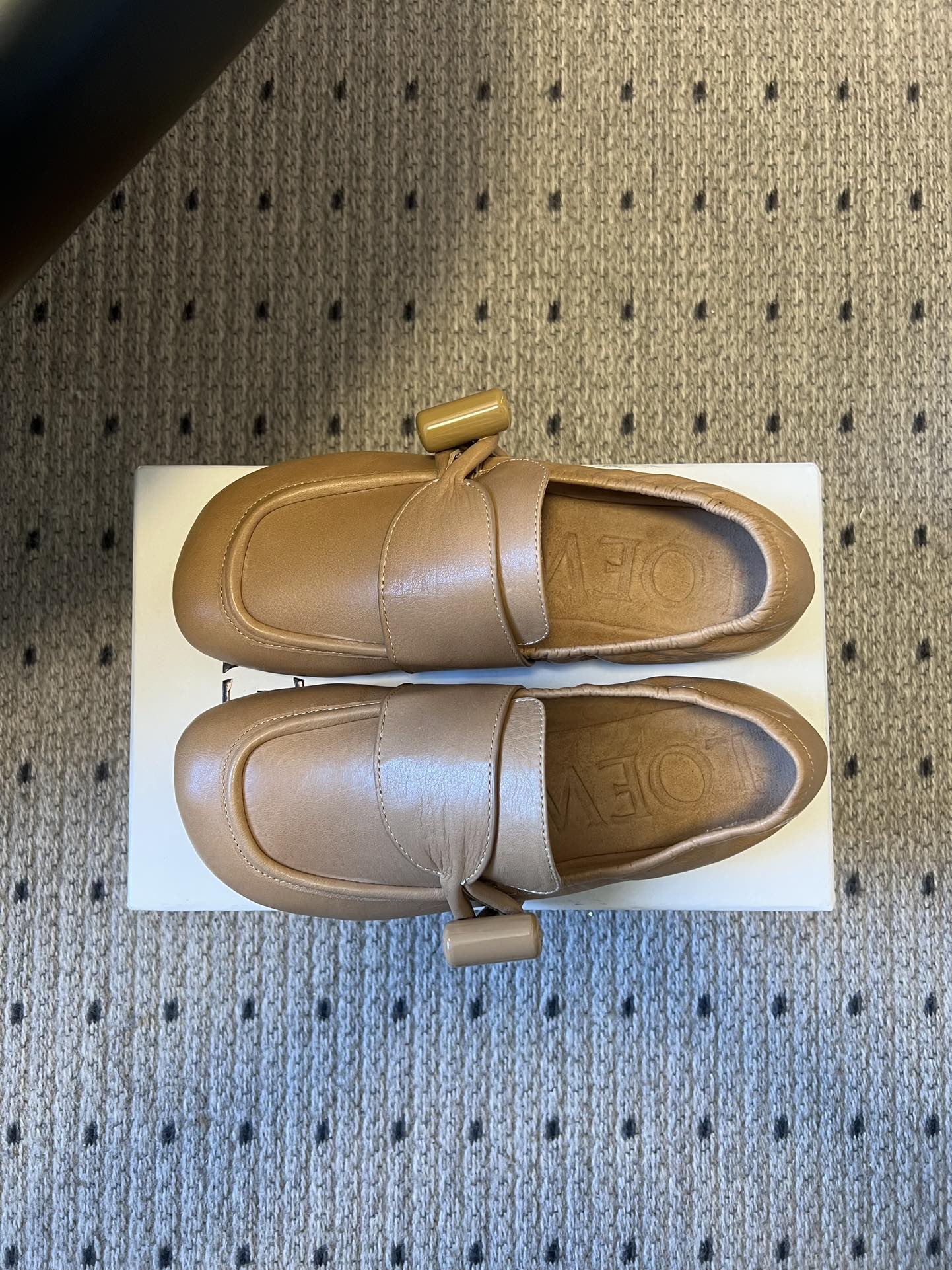 LOEWE 26S TOGGLE LOAFER 20MM IN NUDE BROWN SHINY CALFSKIN