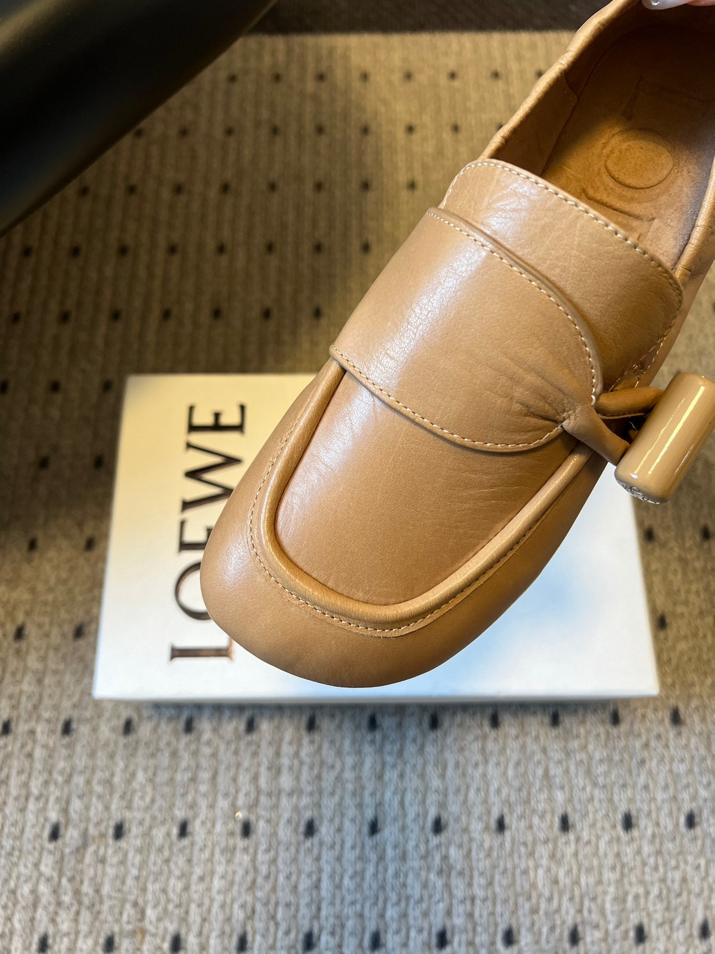 LOEWE 26S TOGGLE LOAFER 20MM IN NUDE BROWN SHINY CALFSKIN