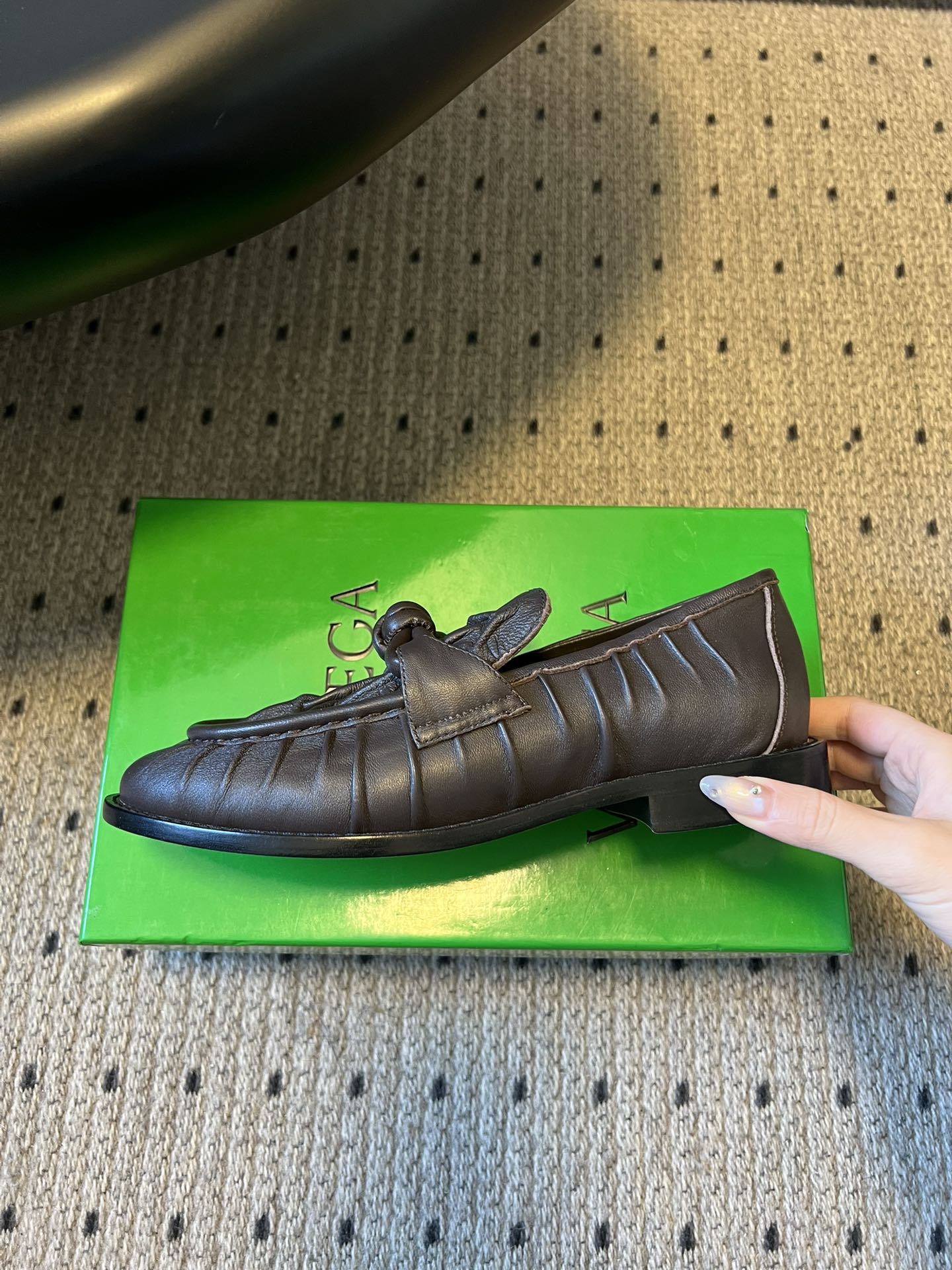 BOTTEGA VENETA 26S LOAFERS IN CHOCOLATE BROWN LAMBSKIN