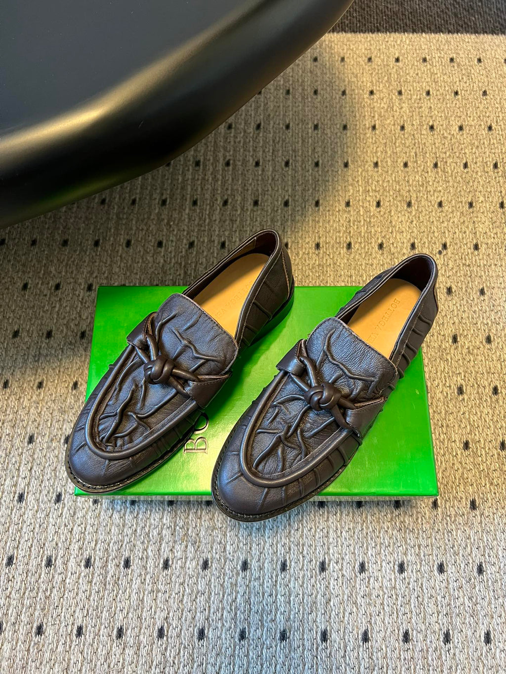 BOTTEGA VENETA 26S LOAFERS IN CHOCOLATE BROWN LAMBSKIN