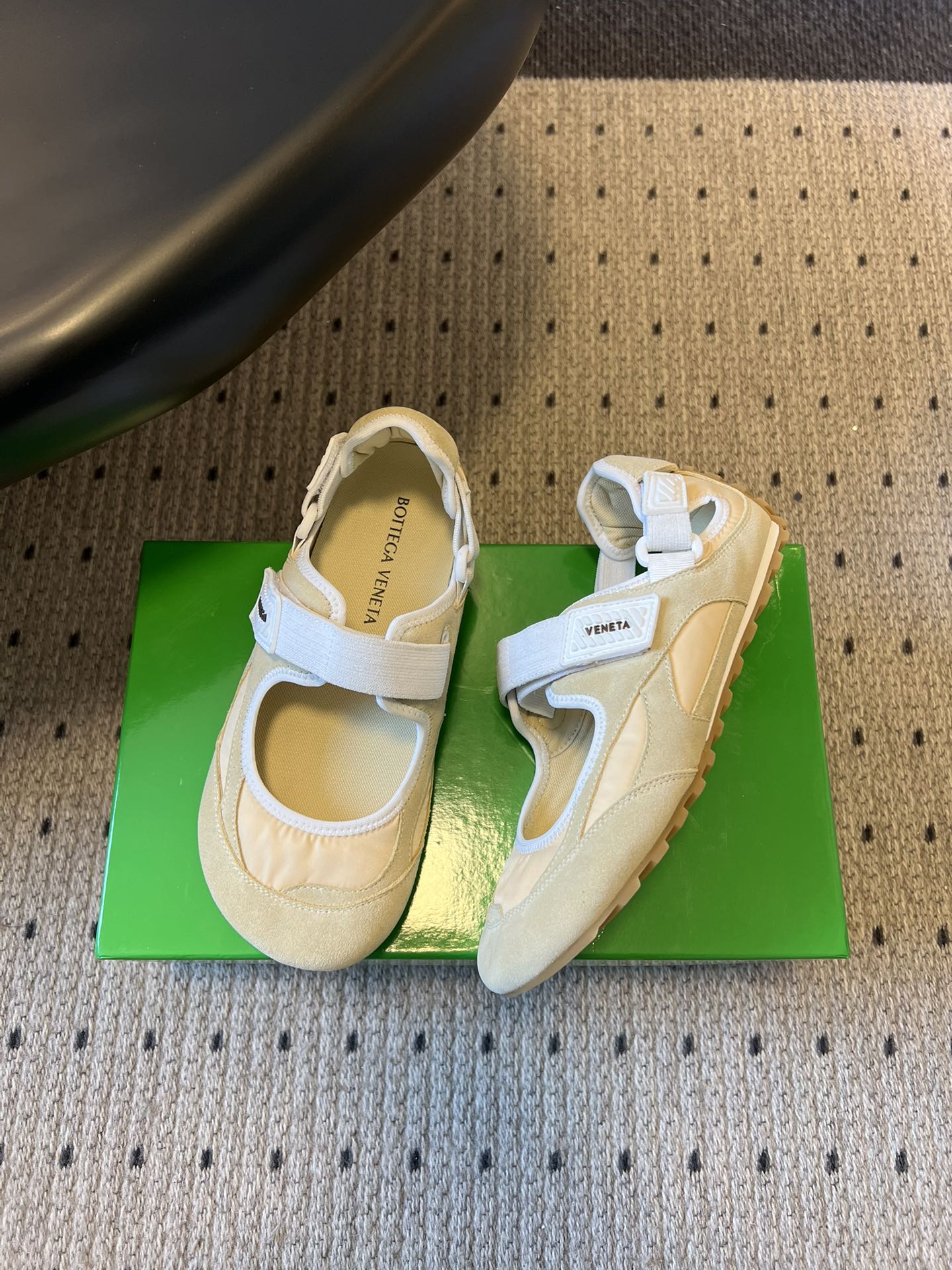 BOTTEGA VENETA 26S MARY JANE SNEAKER IN BEIGE SUEDE AND FABRIC