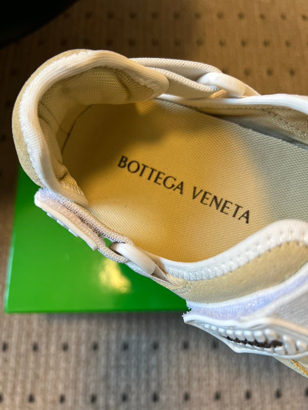 BOTTEGA VENETA 26S MARY JANE SNEAKER IN BEIGE SUEDE AND FABRIC