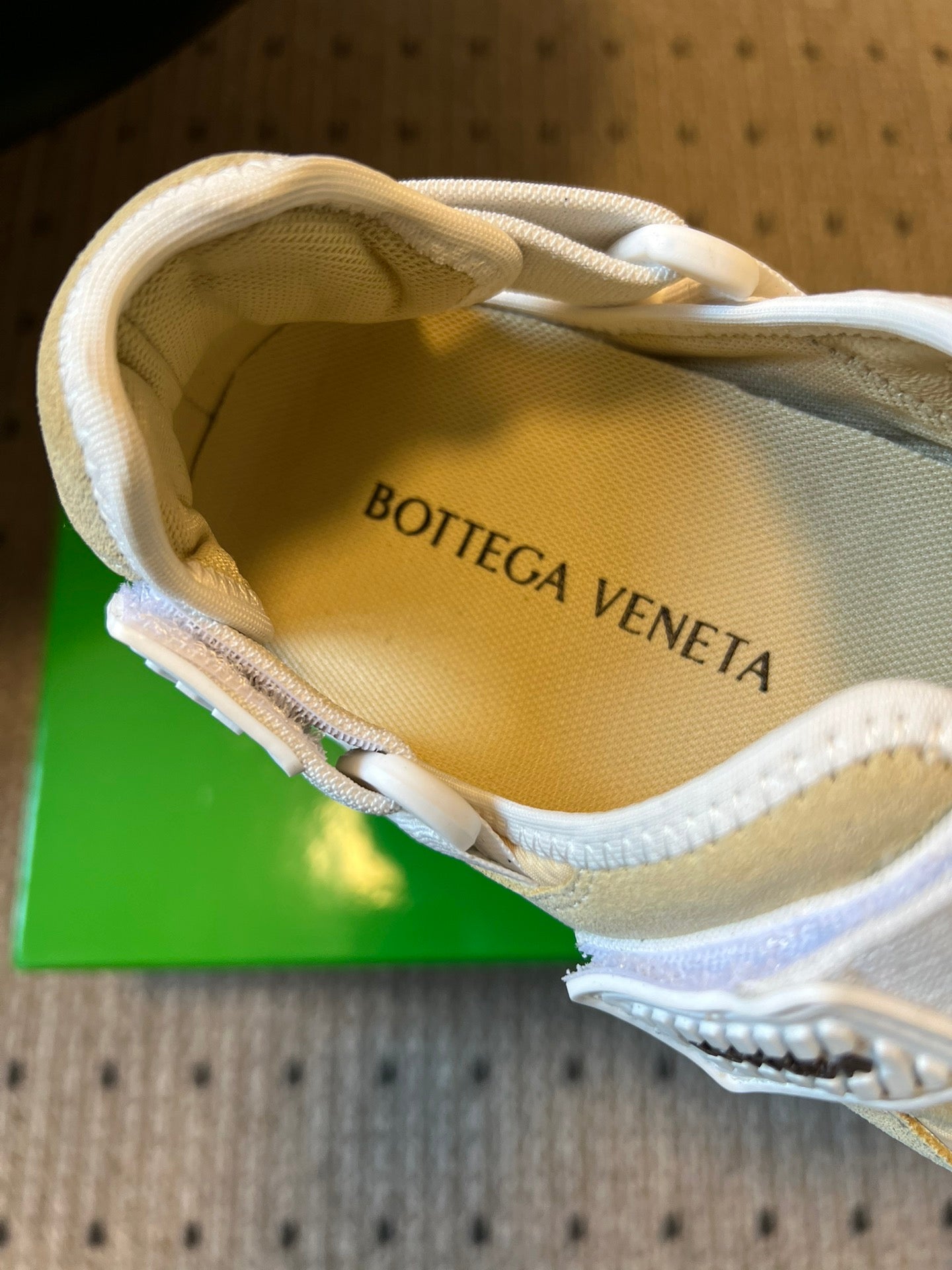 BOTTEGA VENETA 26S MARY JANE SNEAKER IN BEIGE SUEDE AND FABRIC