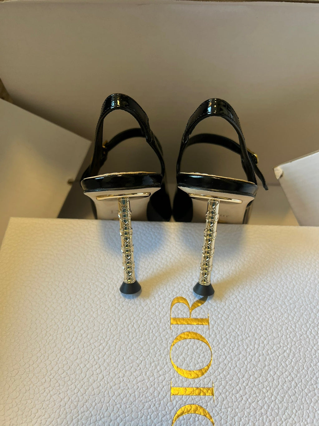 DIOR 26S SLINGBACK PUMP 90MM IN BLACK PATENT CALFSKIN GOLD HARDWARE