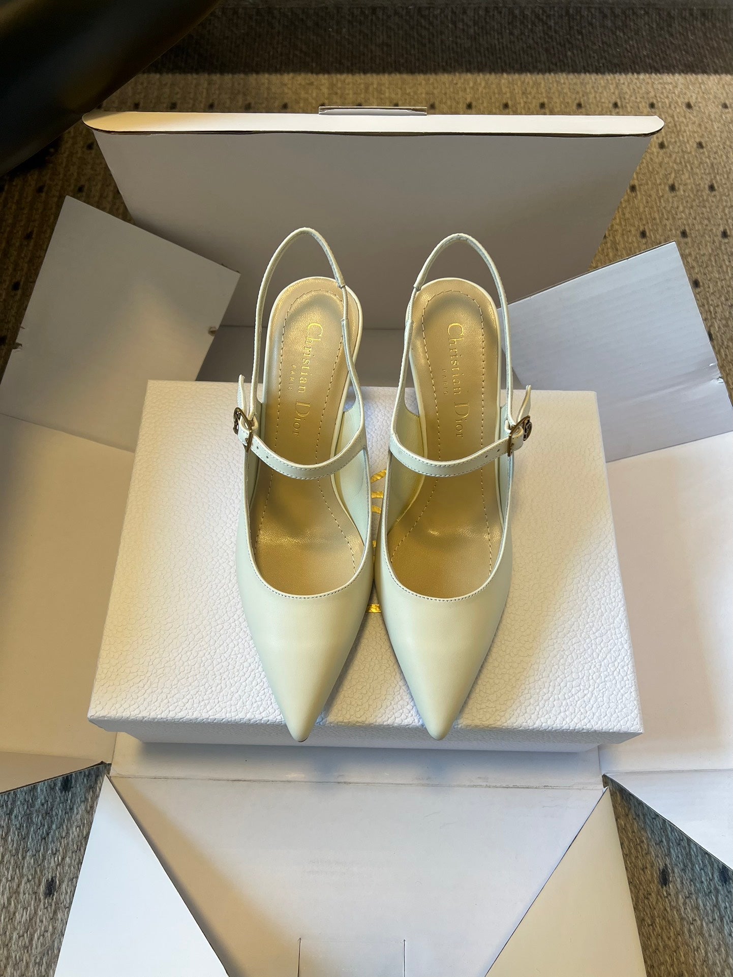 DIOR 26S SLINGBACK PUMP 90MM IN CREAM WHITE CALFSKIN GOLD HARDWARE