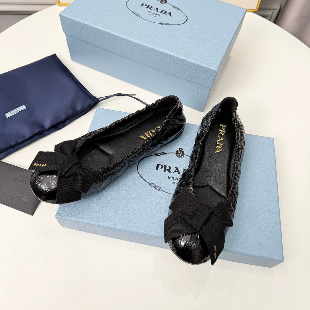 PRADA 26S BALLERINA FLATS IN BLACK CALFSKIN WITH BOW