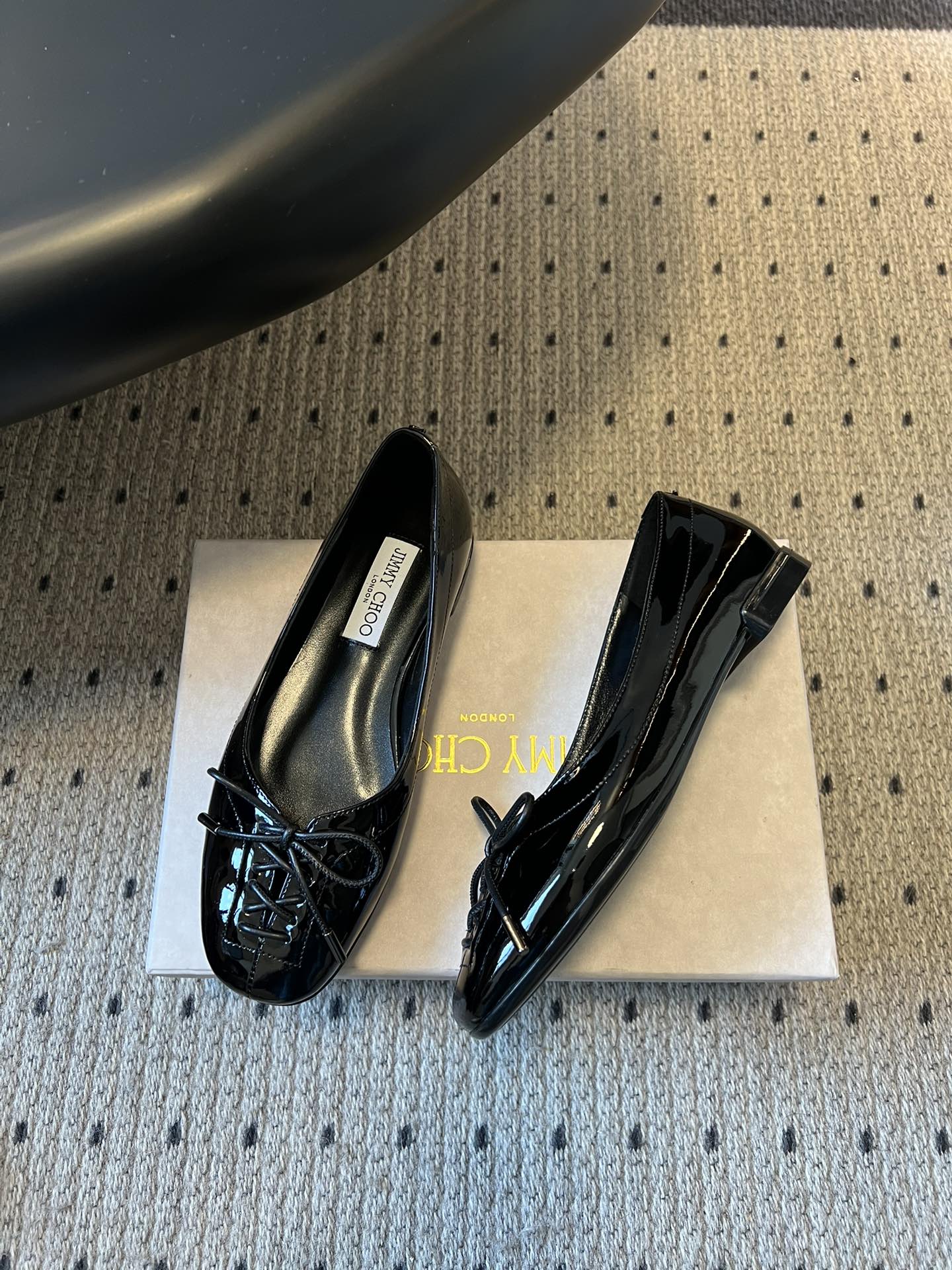 JIMMY CHOO 26S CLASSIC BALLET FLATS IN BLACK PATENT CALFSKIN