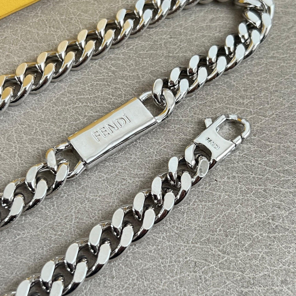 FENDI 26S CHAIN NECKLACE IN SILVER TONE METAL 626929