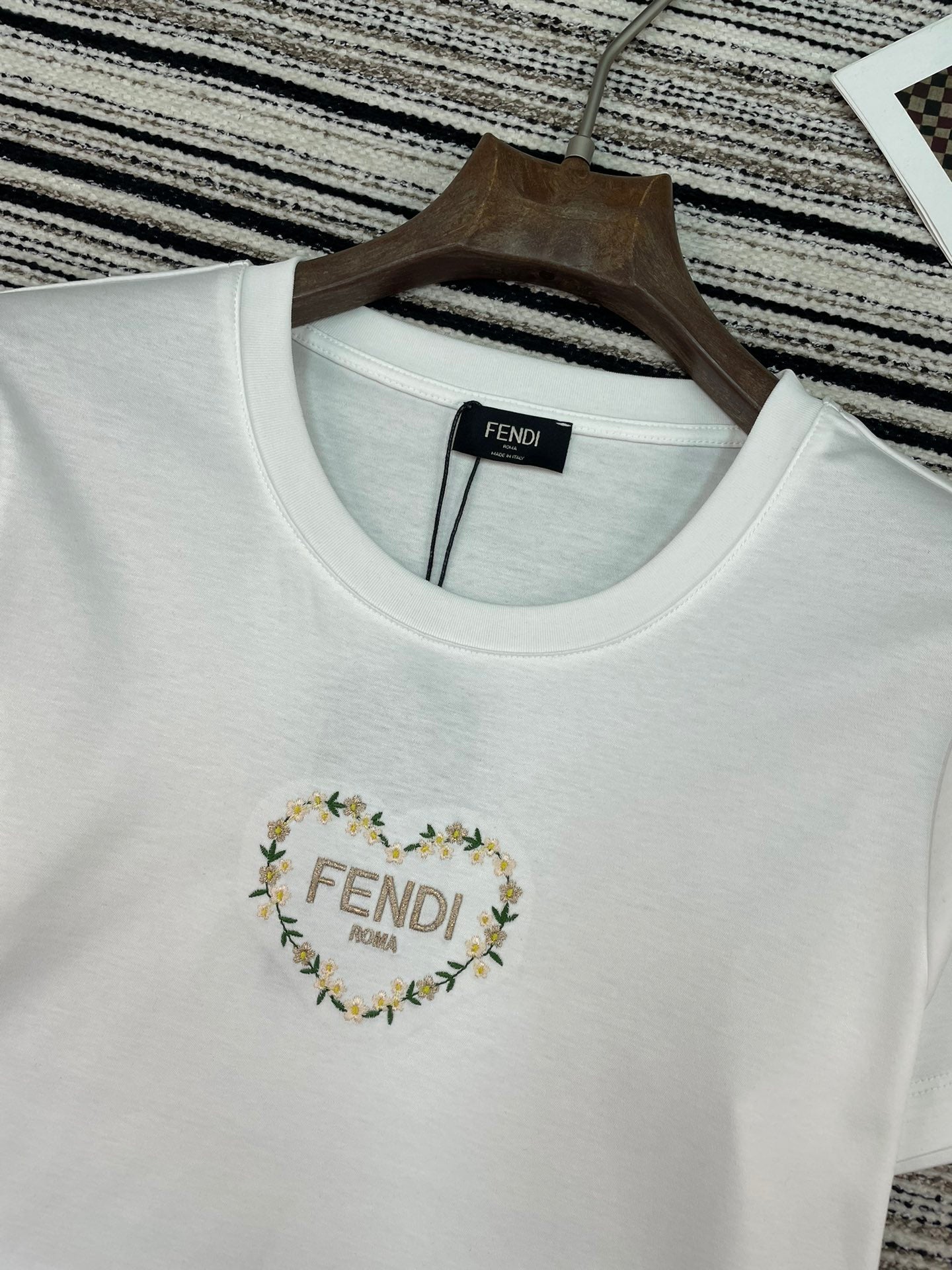 FENDI 26S SHORT SLEEVE T-SHIRT 201