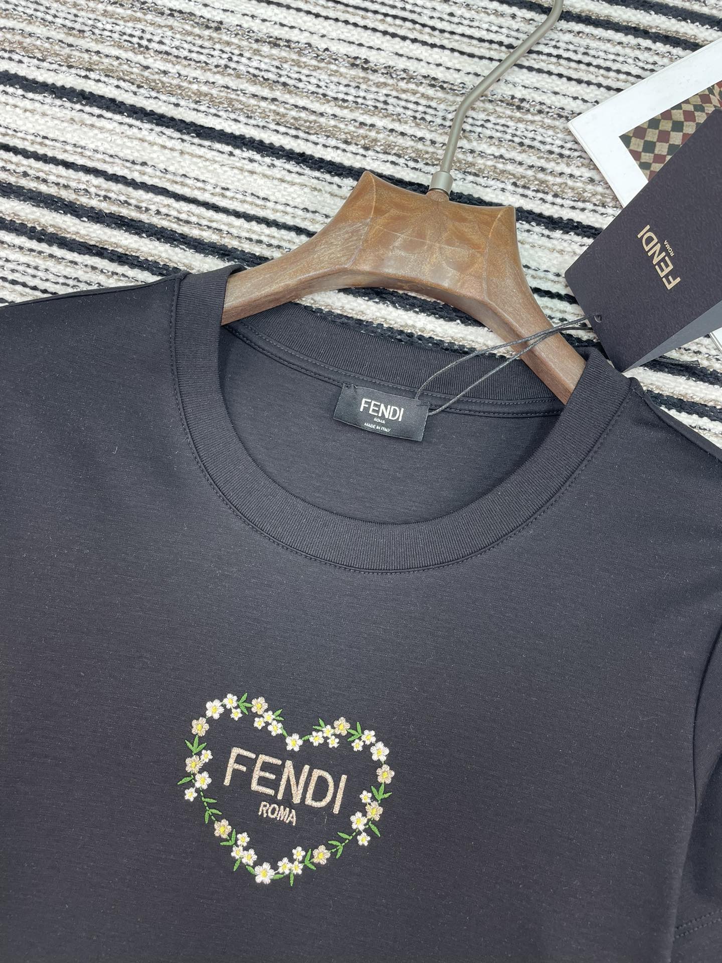 FENDI 26S SHORT SLEEVE T-SHIRT 202
